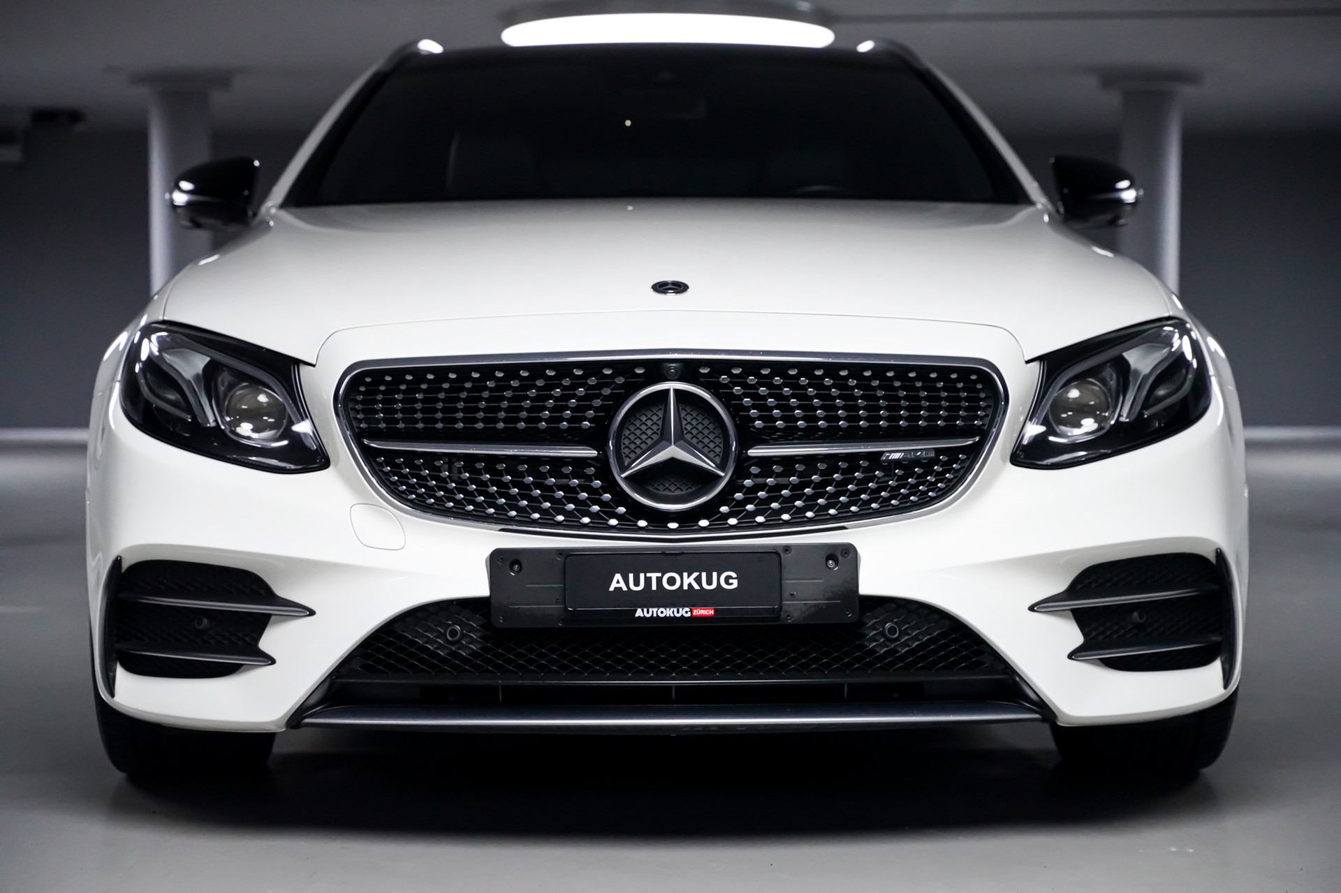 MERCEDES-BENZ E 43 AMG 4 Matic 9G-Tronic-showroom-element-1