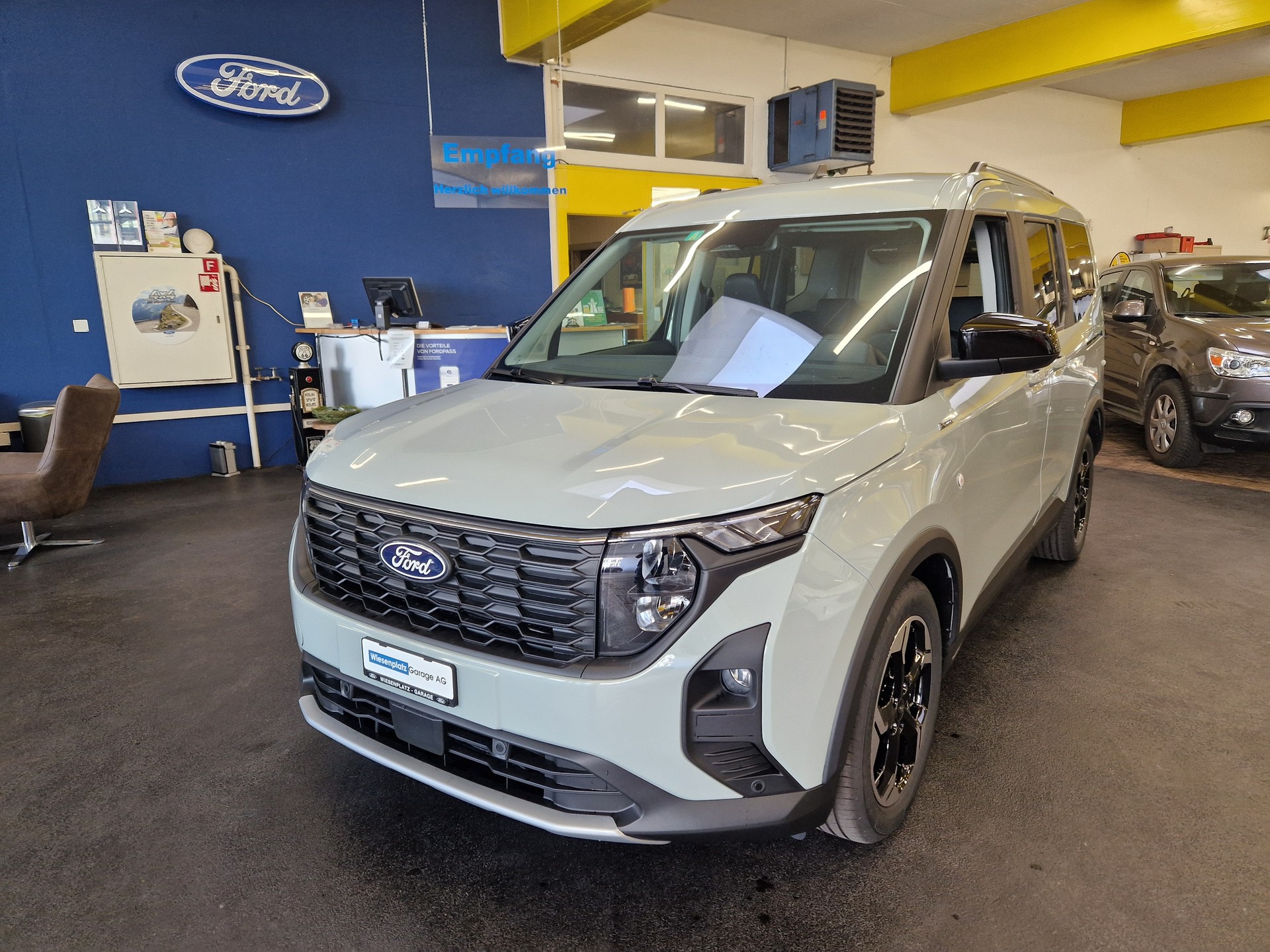 FORD Tourneo Courier 1.0 EcoBoost Active Automat