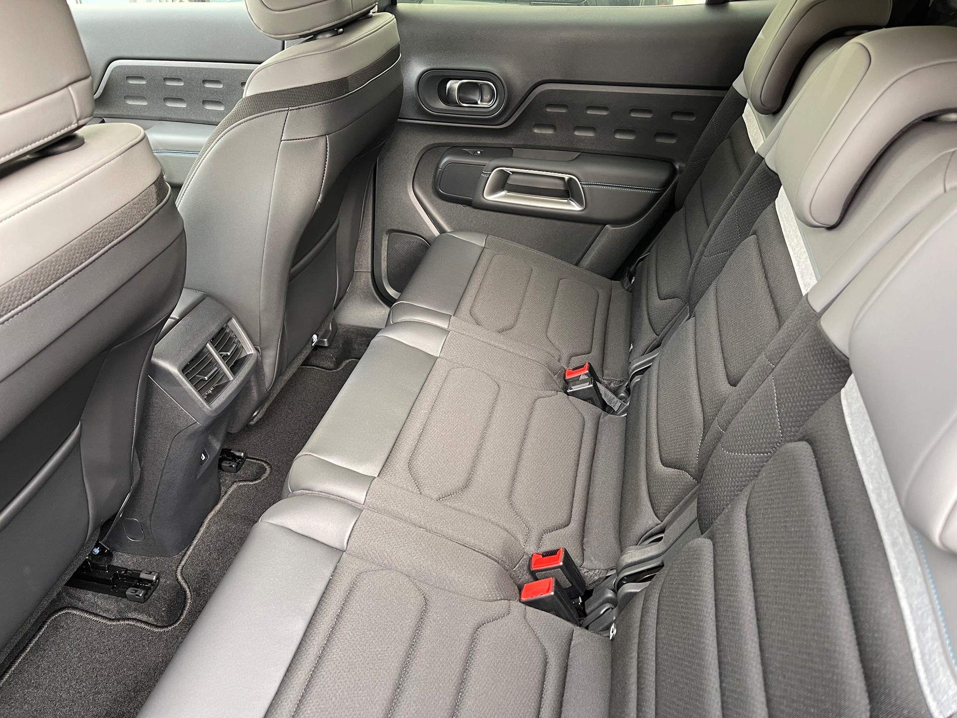 CITROEN C5 Aircross 1.6 PHEV Swiss Edition-showroom-element-2