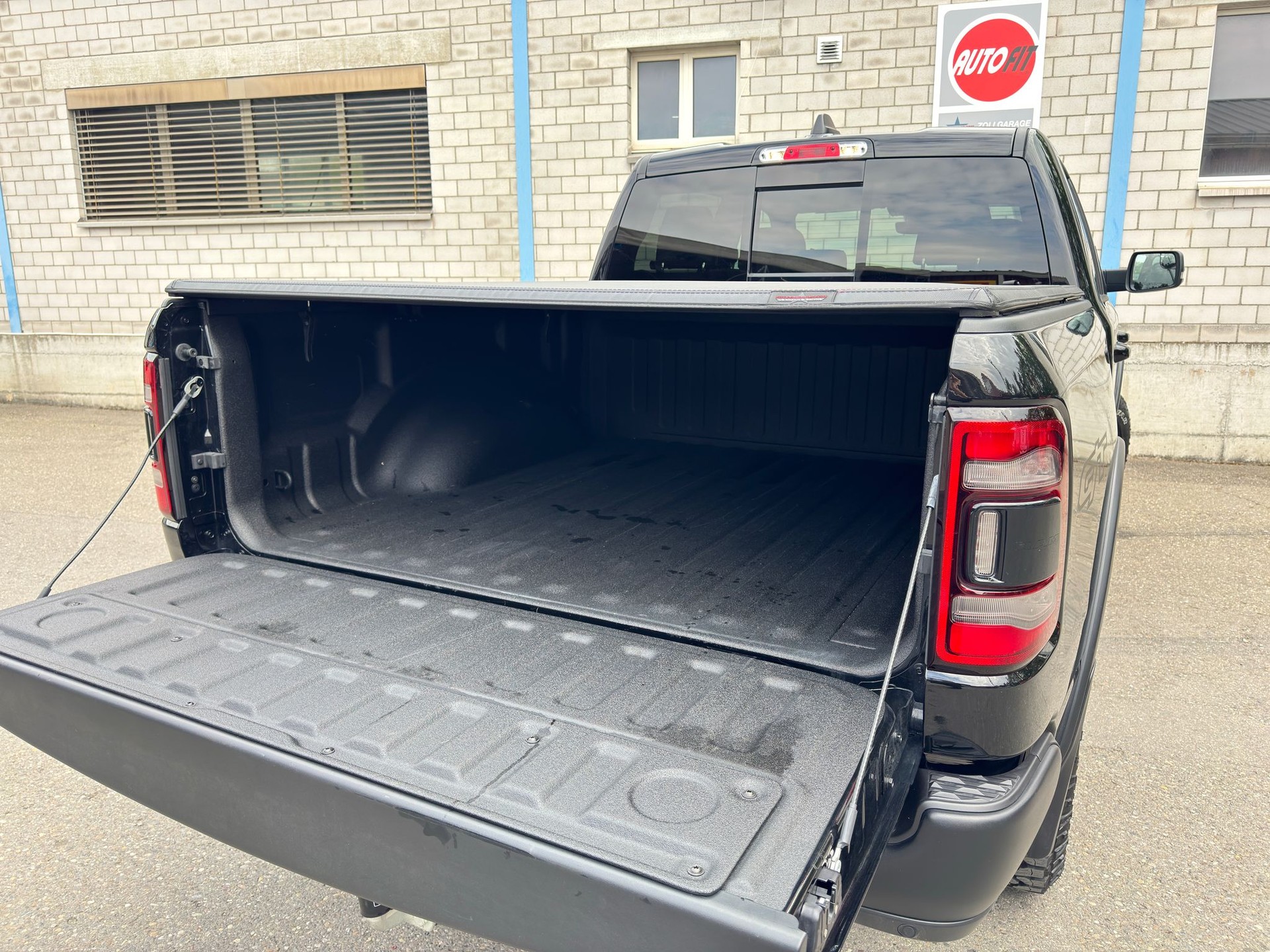DODGE RAM 1500 GT 5.7 HEMI 4x4-showroom-element-3