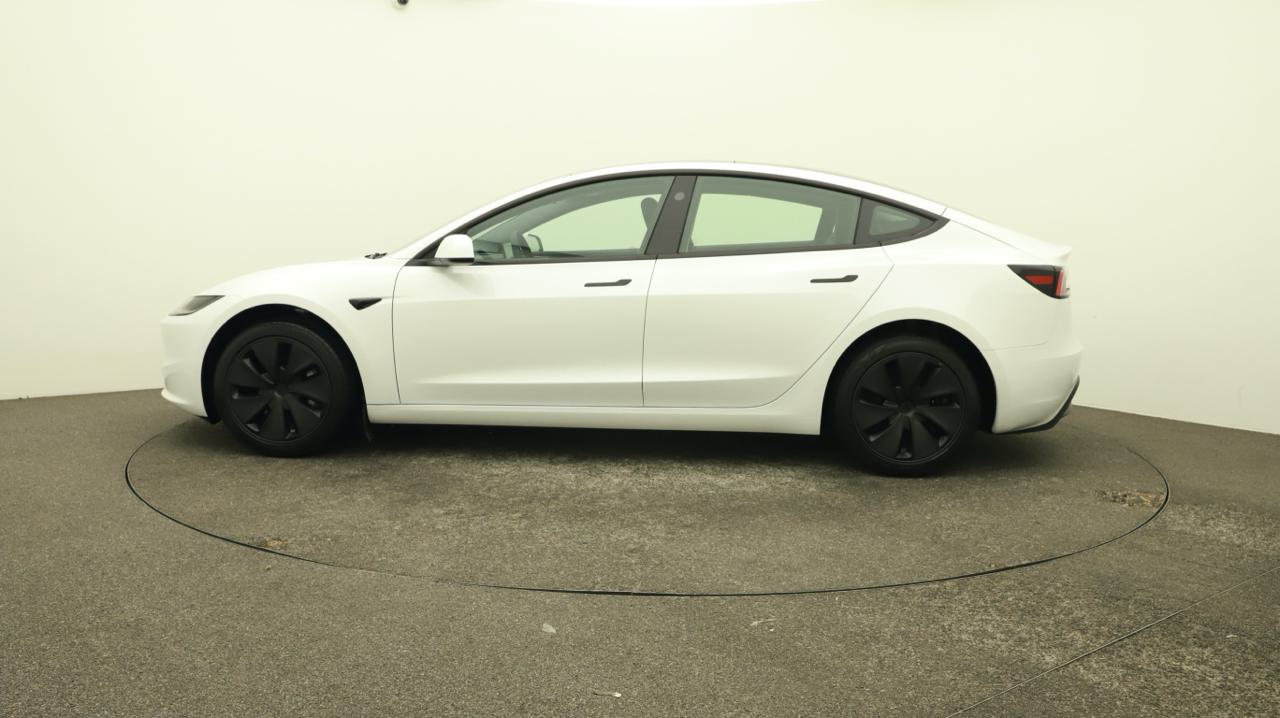 TESLA Model 3 Long Range RWD-showroom-element-1