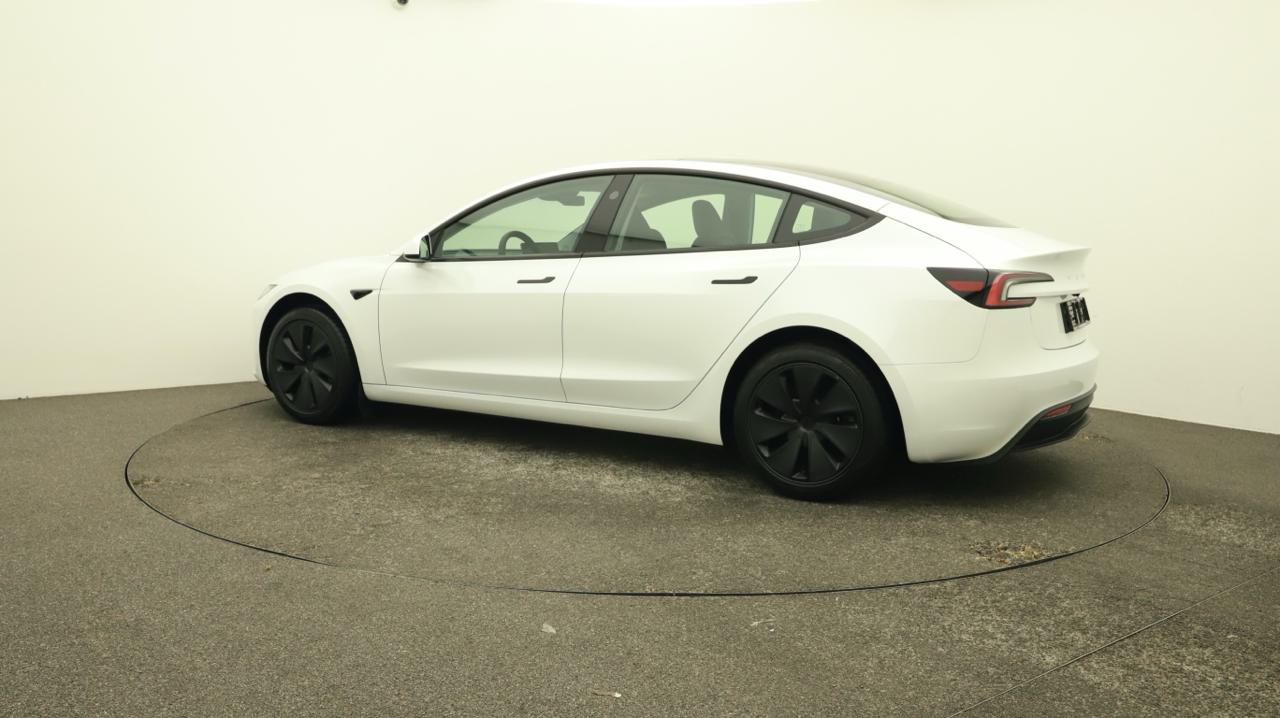 TESLA Model 3 Long Range RWD-showroom-element-2