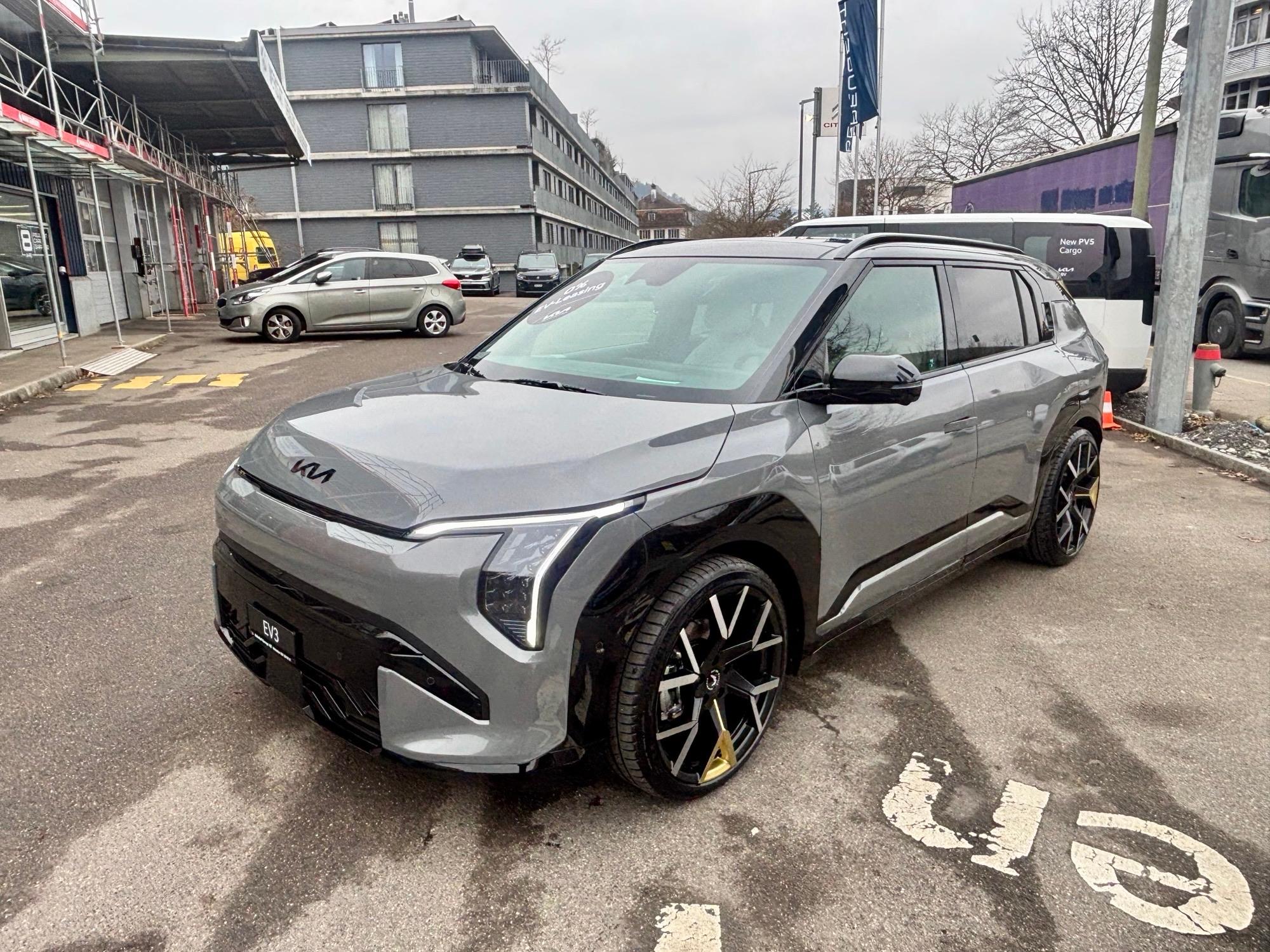 KIA EV3 81 kWh GT-Line (SUV / Geländewagen) KIA KIA EV3 81 kWh GT-Line (SUV / Geländewagen)