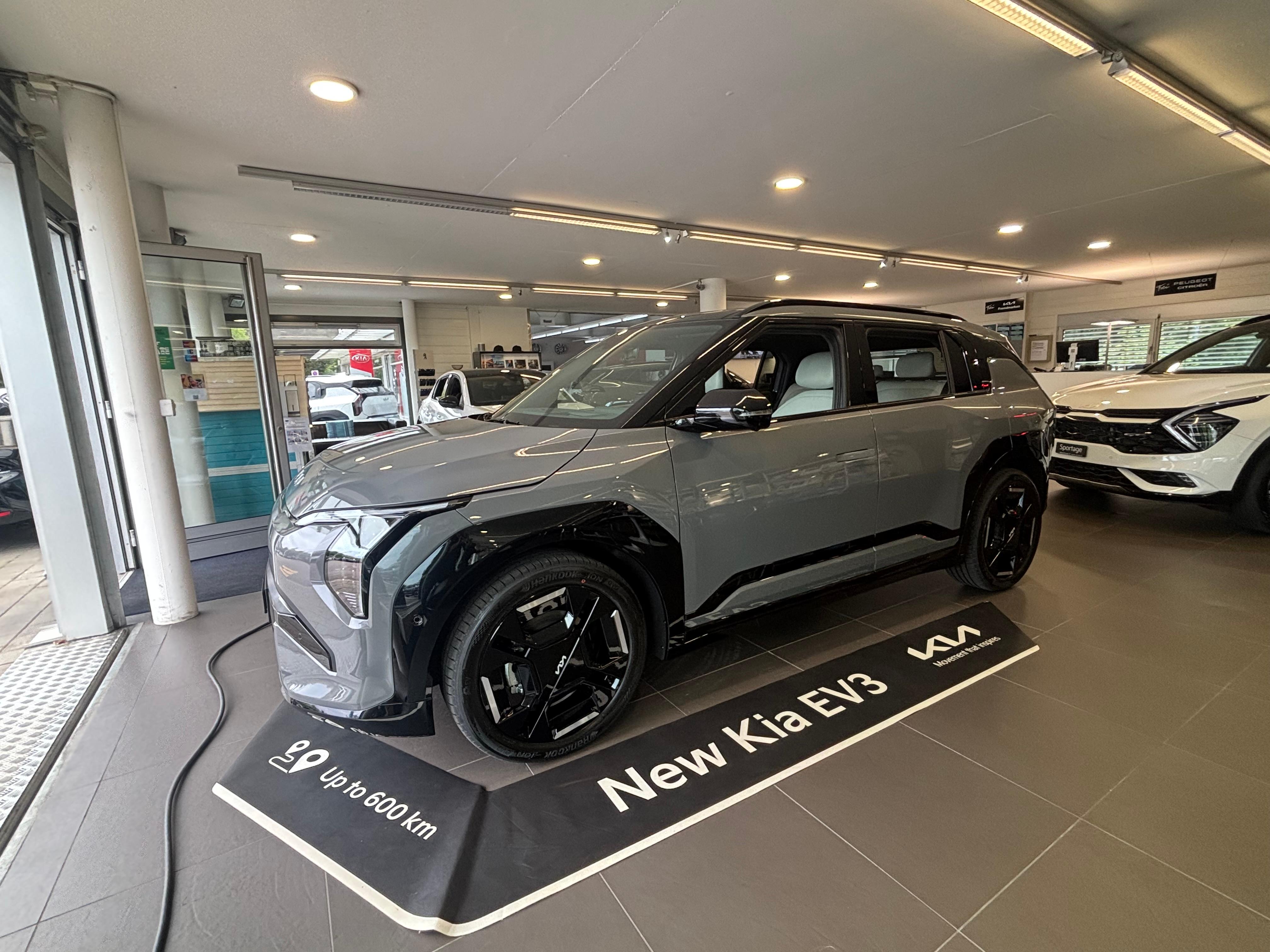 KIA EV3 81 kWh GT-Line (SUV / Geländewagen) KIA KIA EV3 81 kWh GT-Line (SUV / Geländewagen)