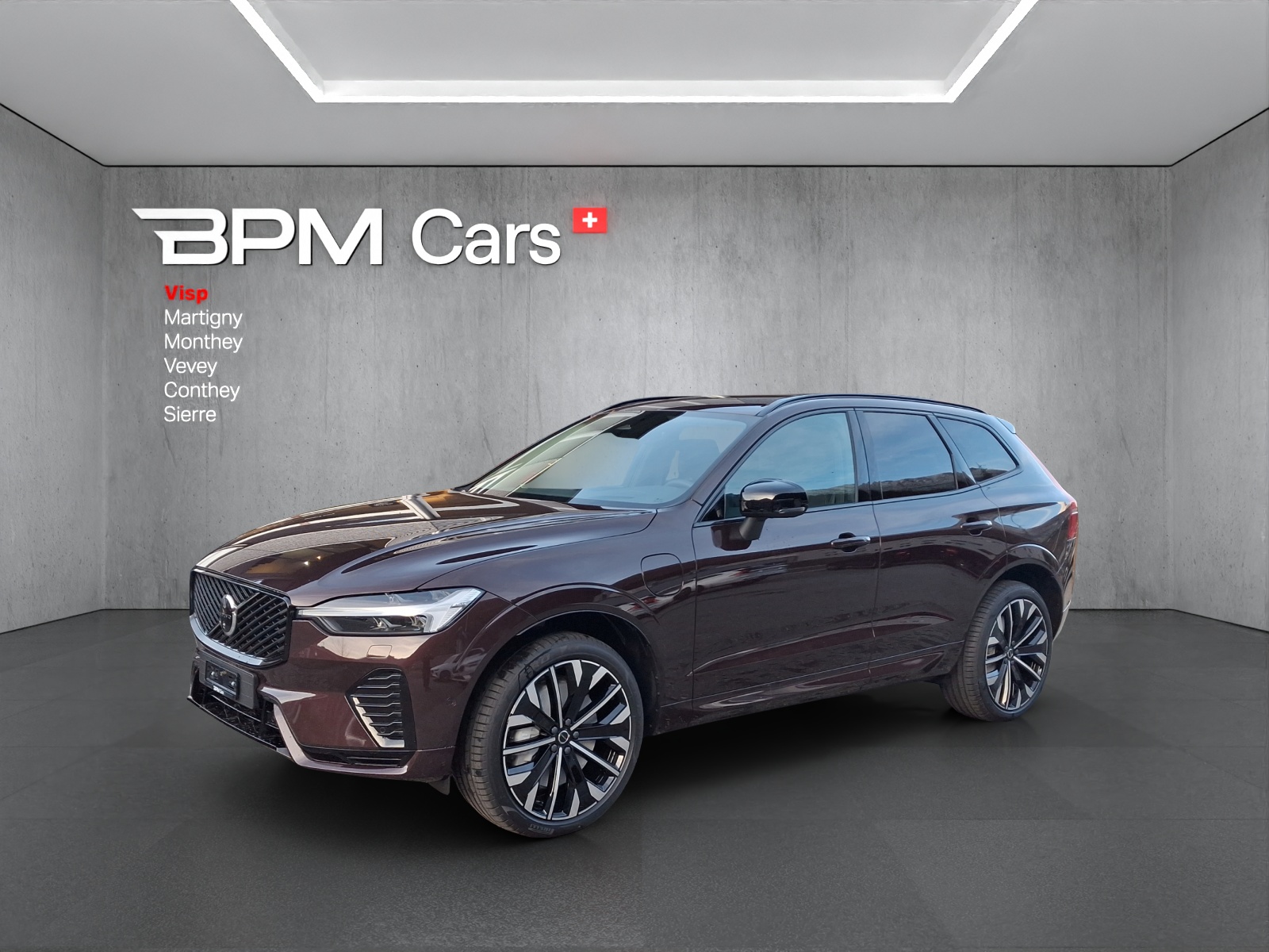 Photo VOLVO XC60 XC60 T6 eAWD PluginHybrid Ultra Dark Geartronic