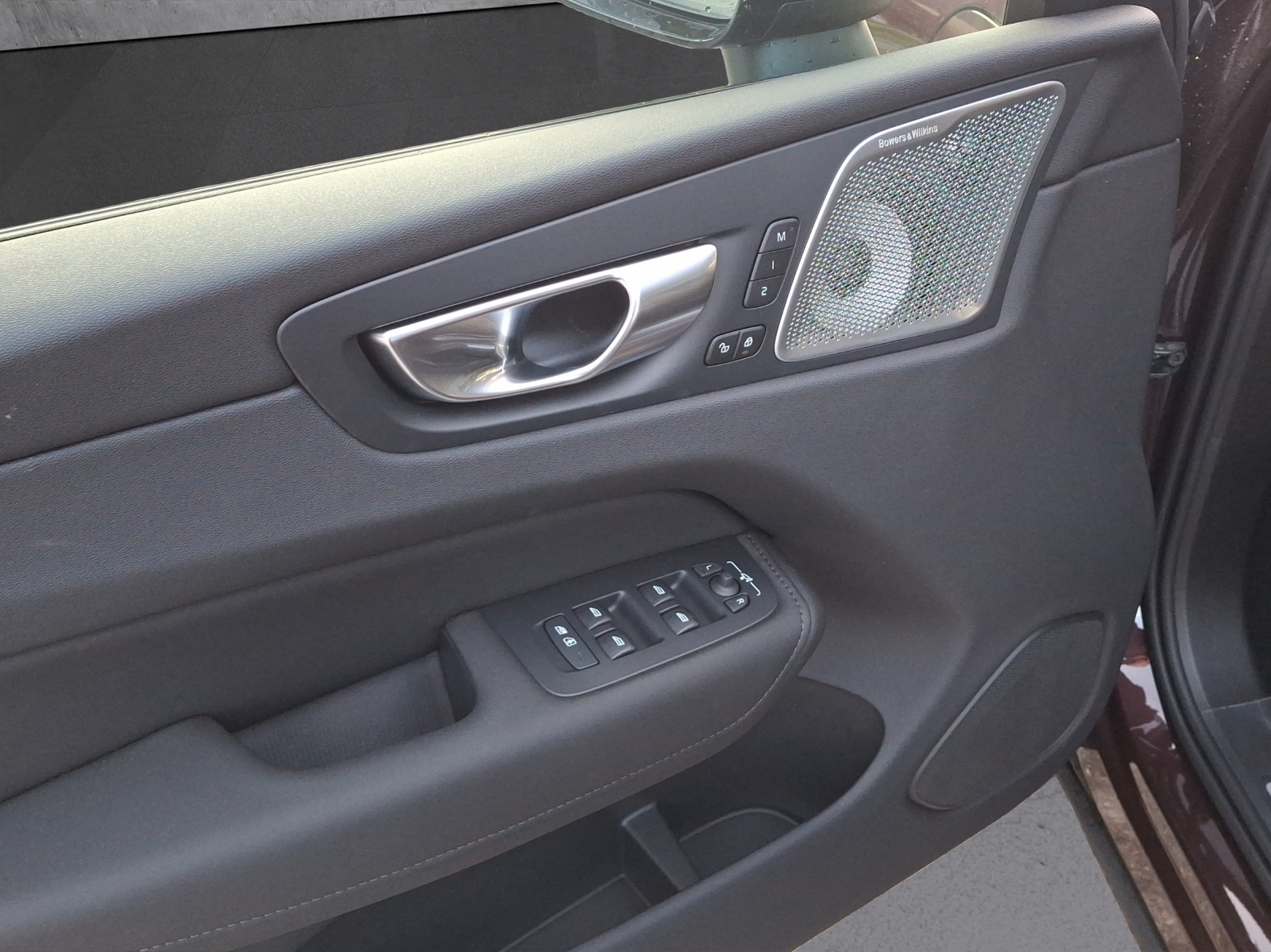 Image VOLVO XC60 XC60 T6 eAWD PluginHybrid Ultra Dark Geartronic