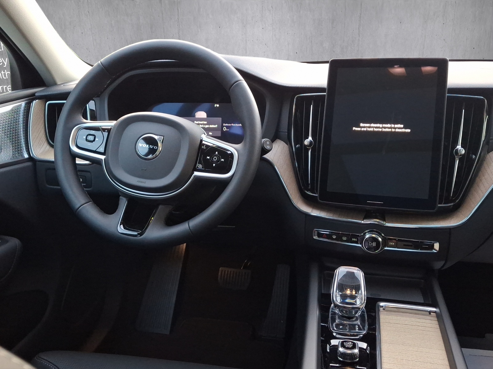 Image VOLVO XC60 XC60 T6 eAWD PluginHybrid Ultra Dark Geartronic