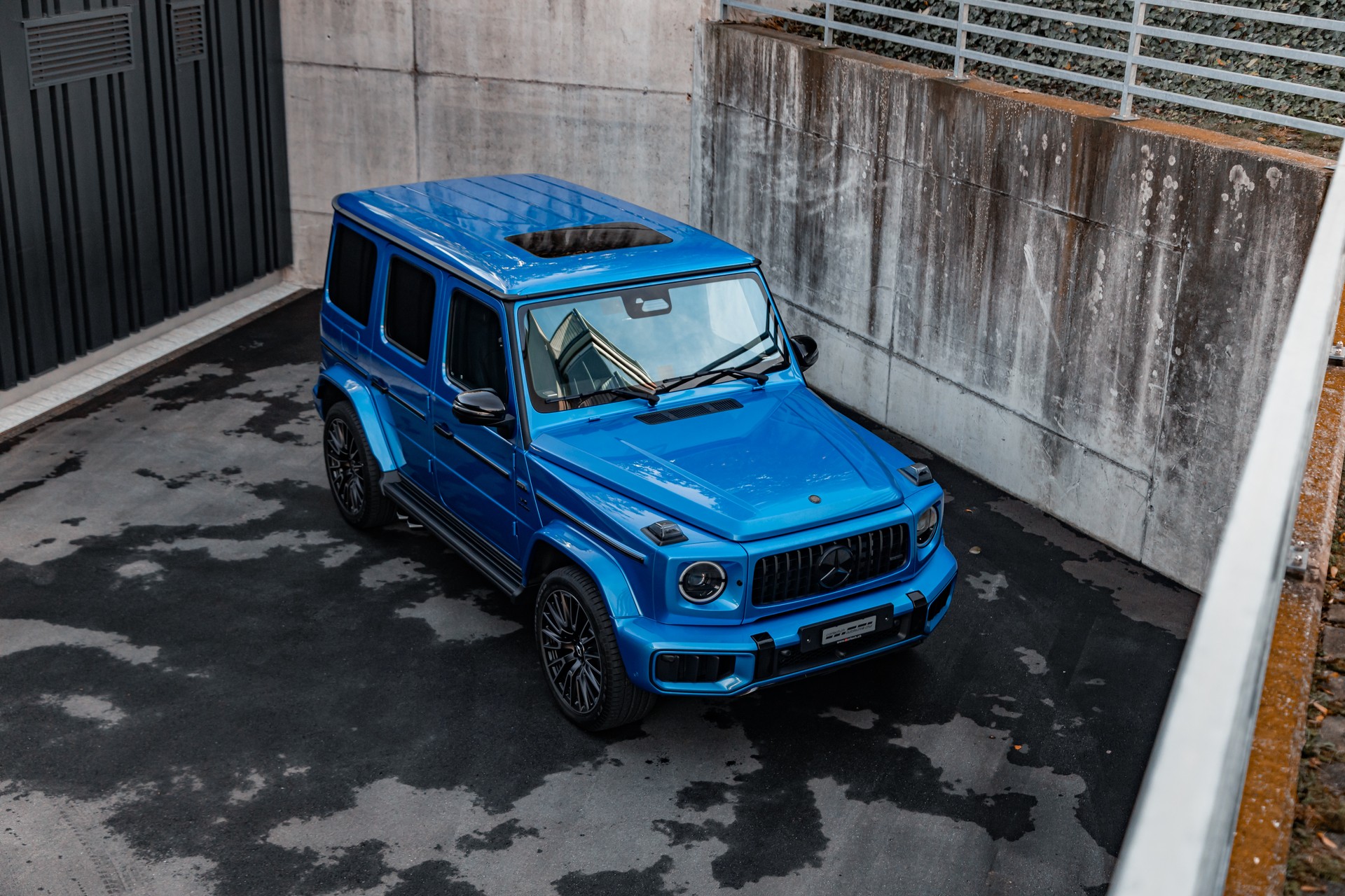 MERCEDES-BENZ G 63 AMG 9G-Tronic-showroom-element-3