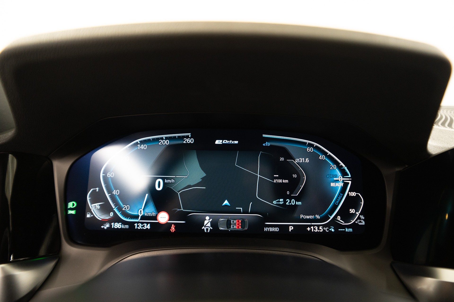 BMW 330e SAG M SPORT-image-15