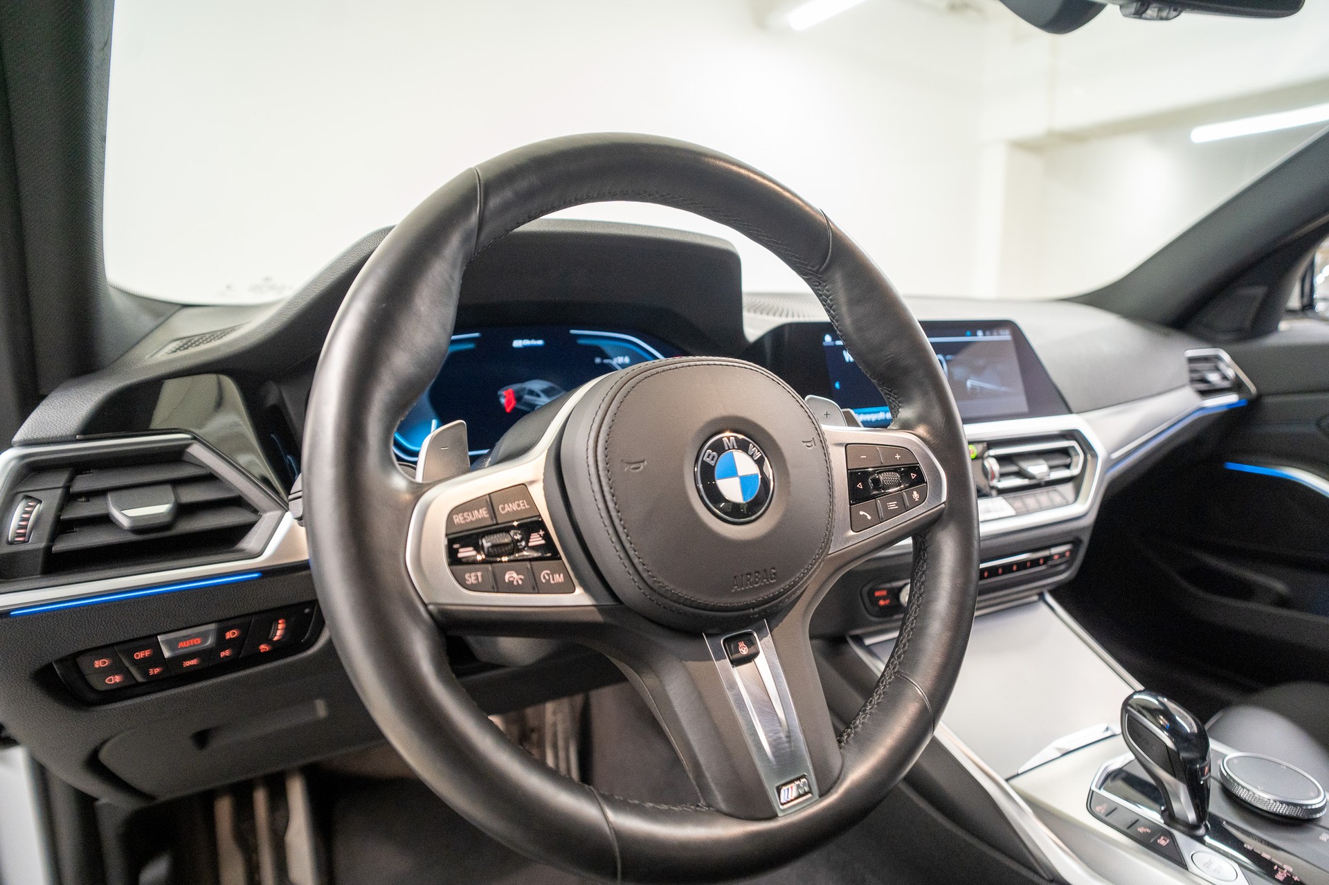 BMW 330e SAG M SPORT-image-9