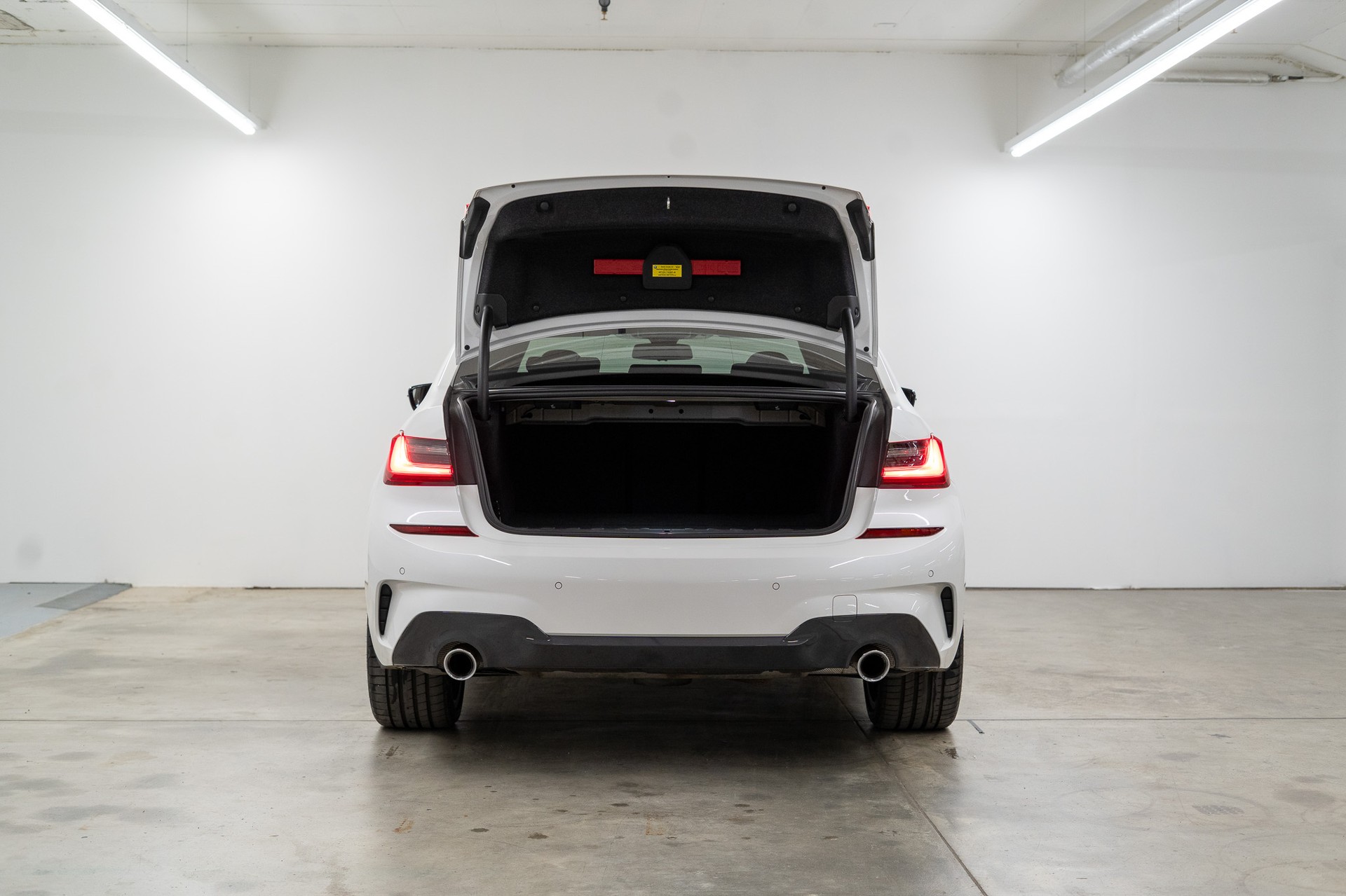 BMW 330e SAG M SPORT-image-5