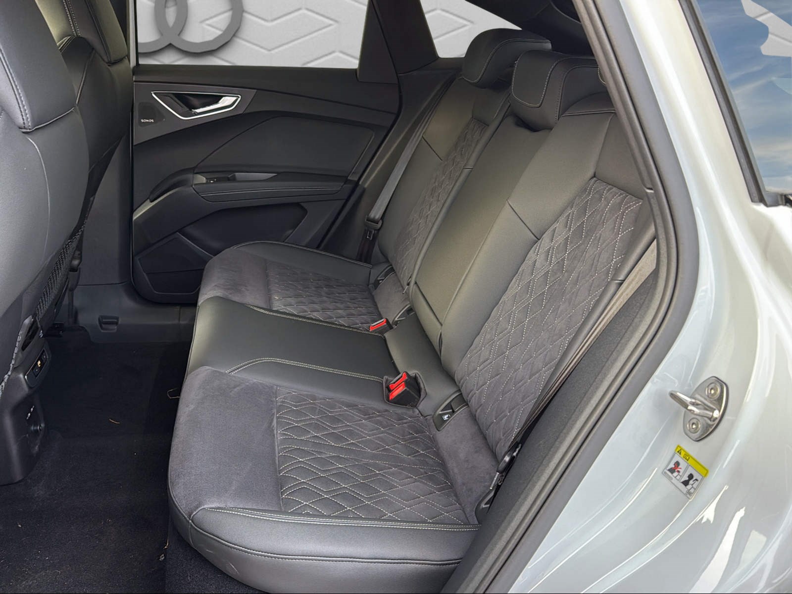 AUDI Q4 Sportback e-tron 55 quattro-image-12
