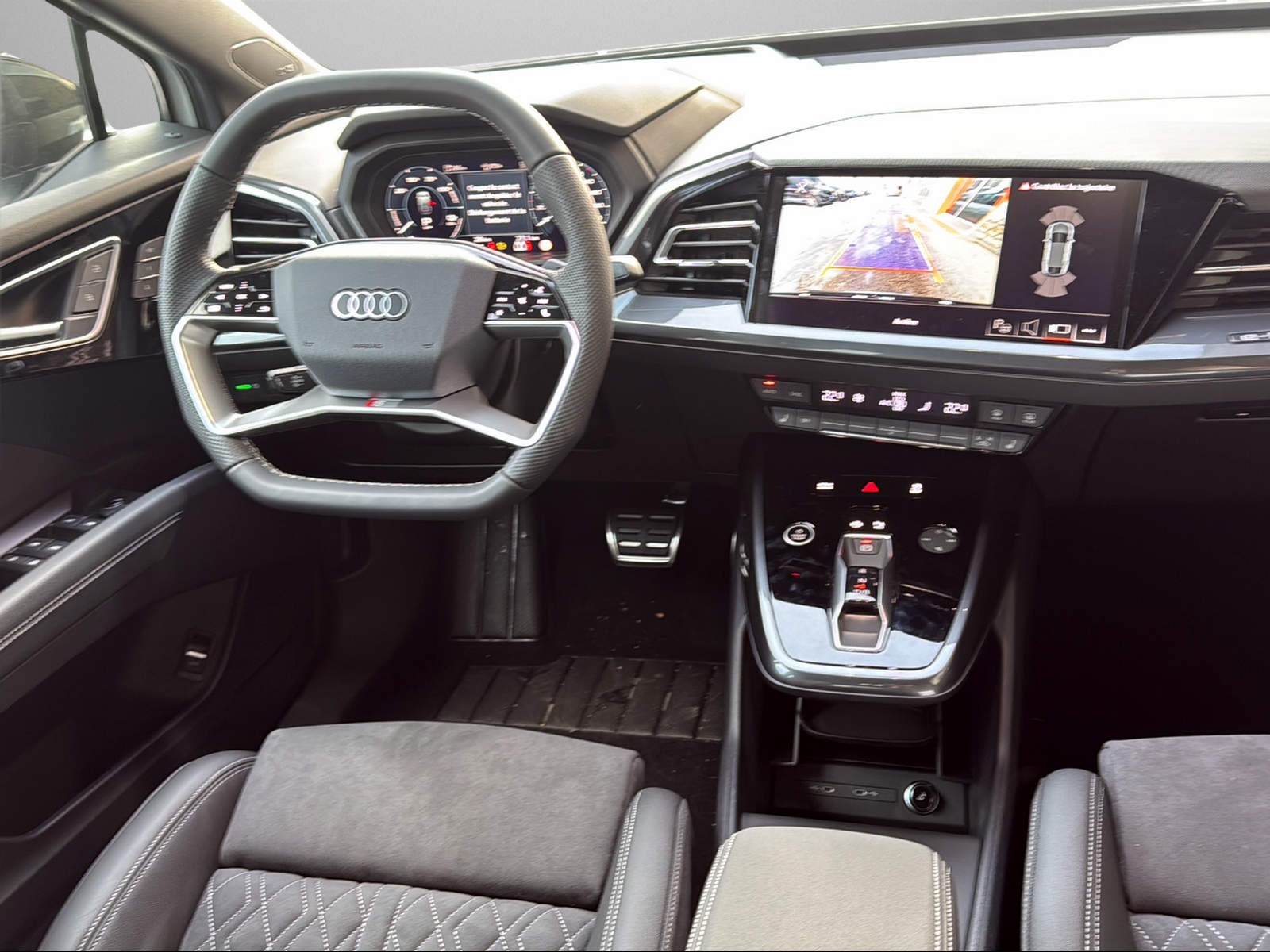 AUDI Q4 Sportback e-tron 55 quattro-image-9