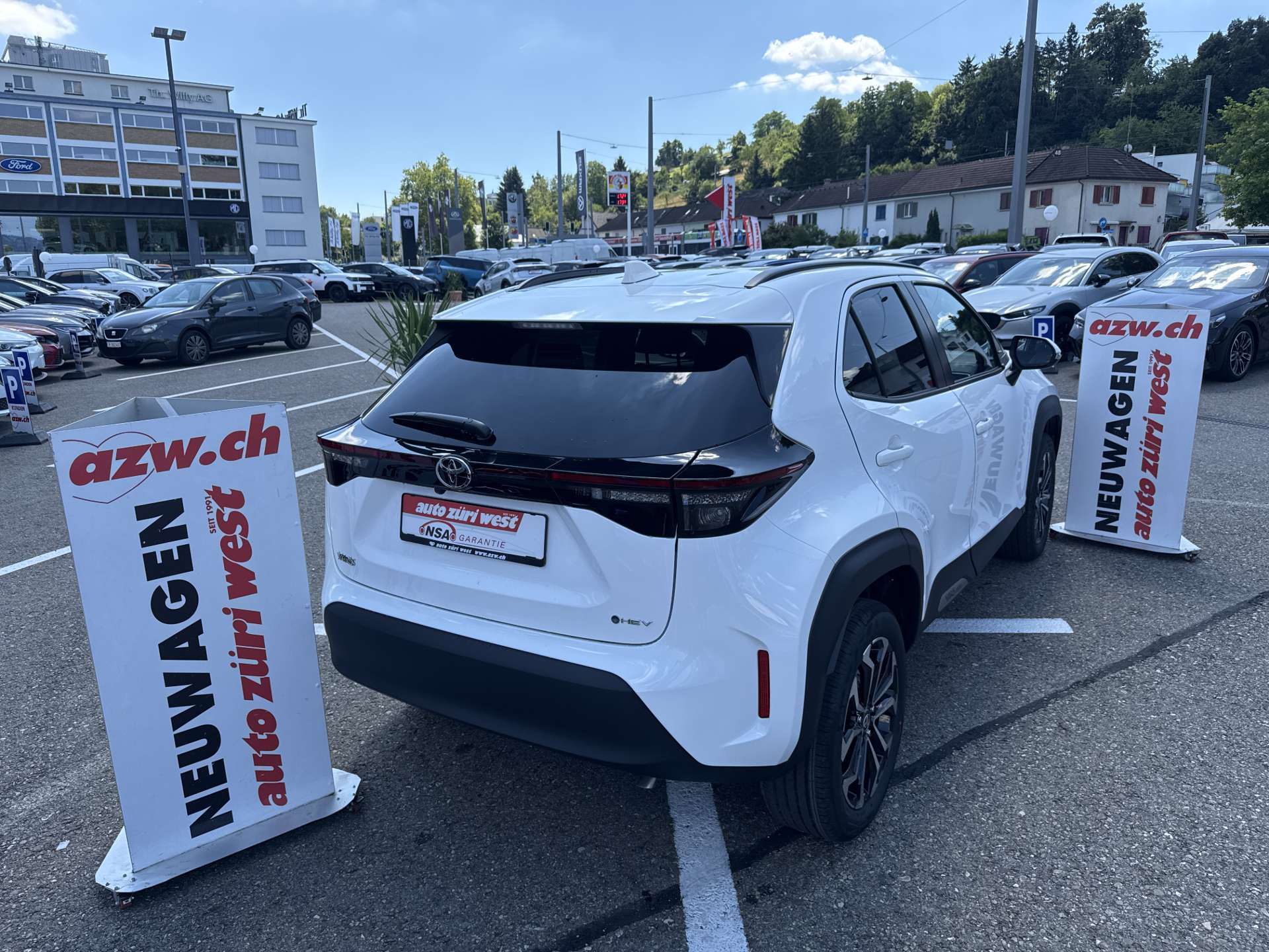 TOYOTA Yaris Cross 1.5 TeamPlayer e-CVT-Automat-showroom-element-2