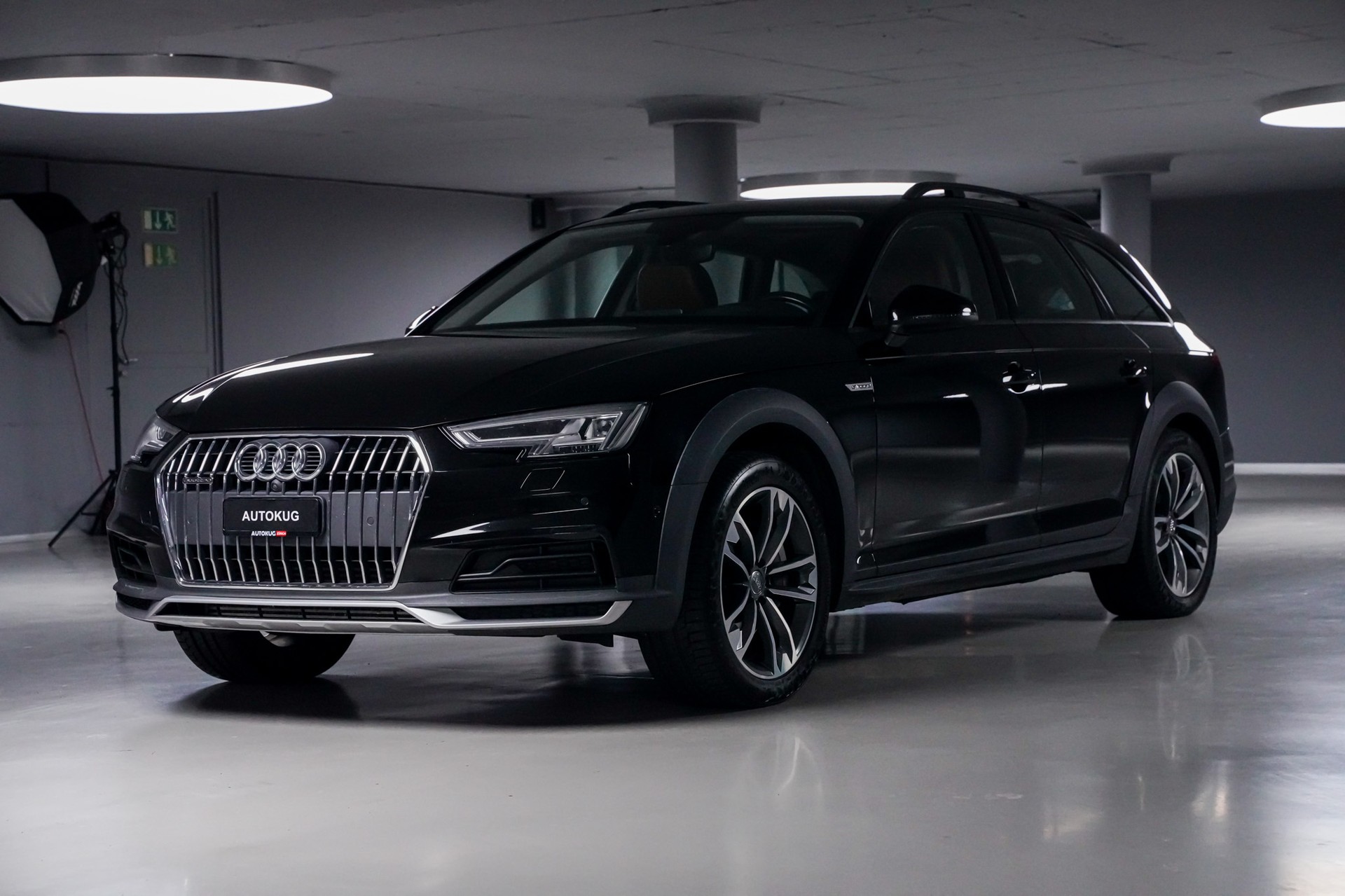 AUDI A4 allroad 3.0 TDI quattro tiptronic-image-0