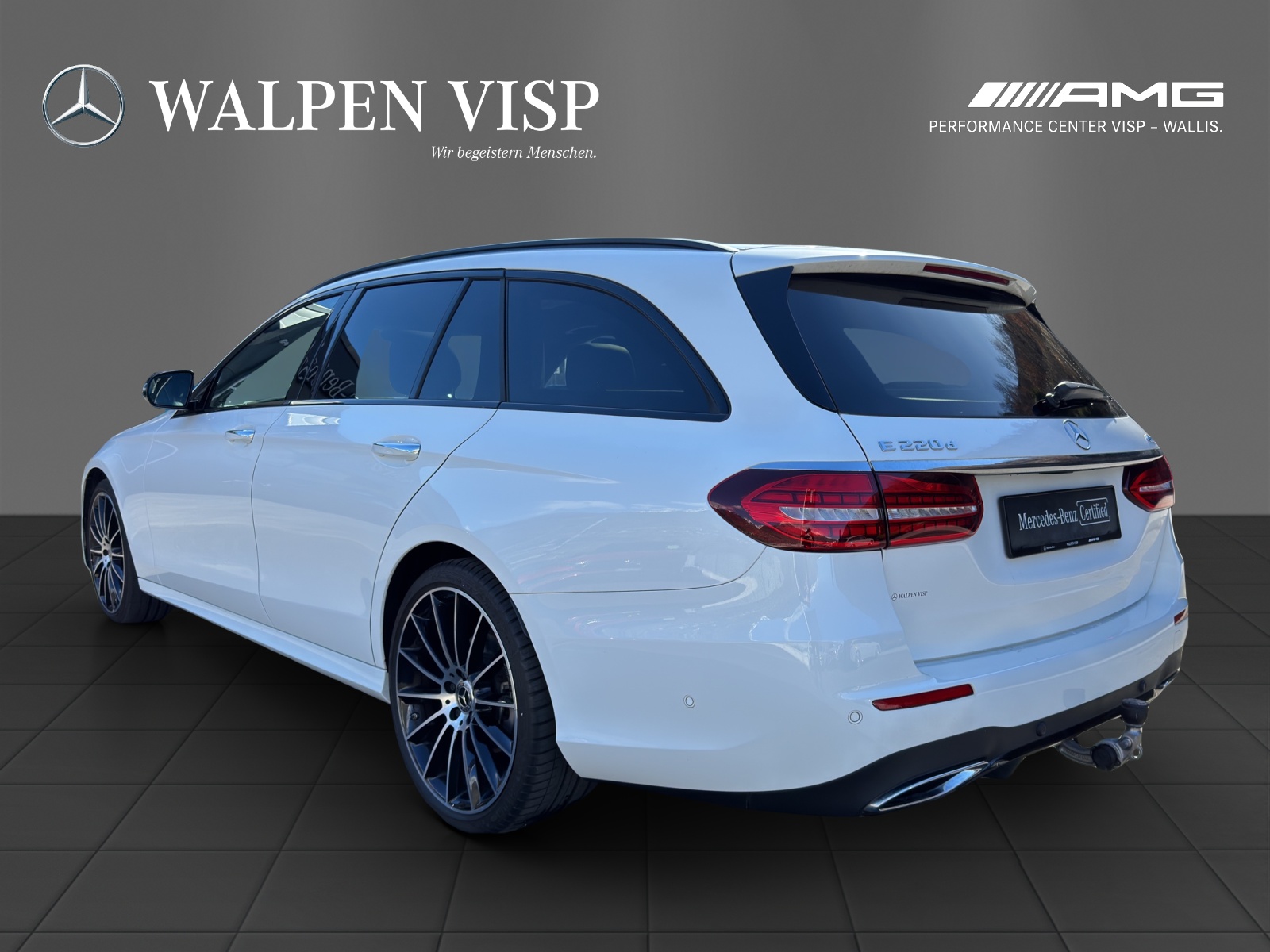 MERCEDES-BENZ E 220 d T 4M AMG Line-showroom-element-3