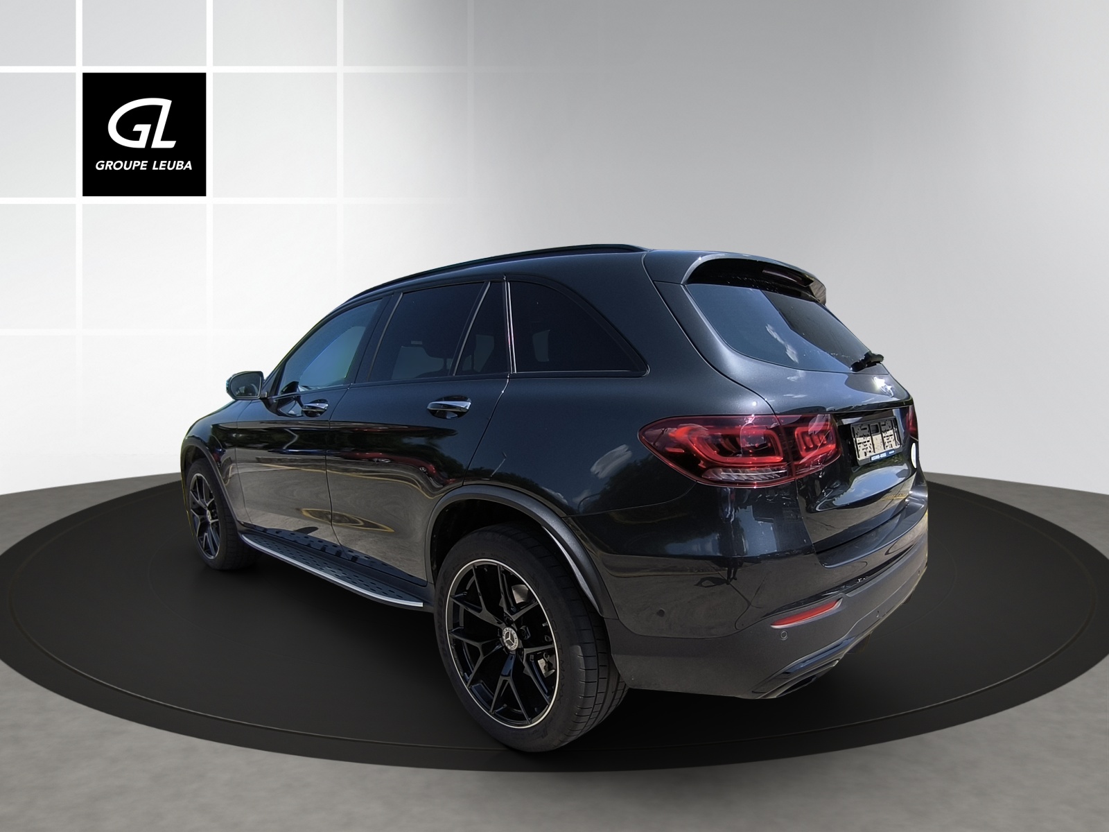 MERCEDES-BENZ GLC 300 e AMG Line 4Matic-showroom-element-3