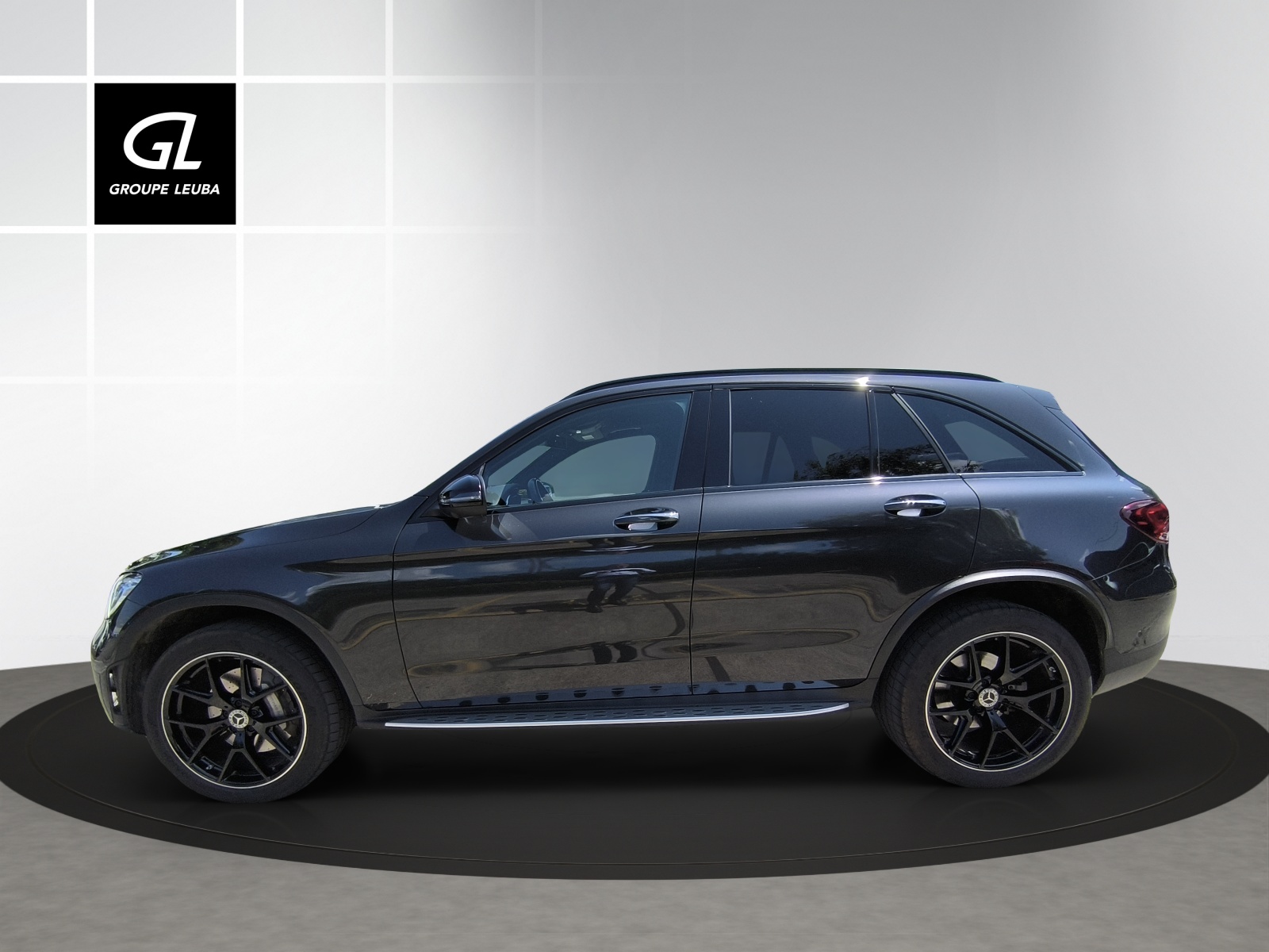 MERCEDES-BENZ GLC 300 e AMG Line 4Matic-showroom-element-2