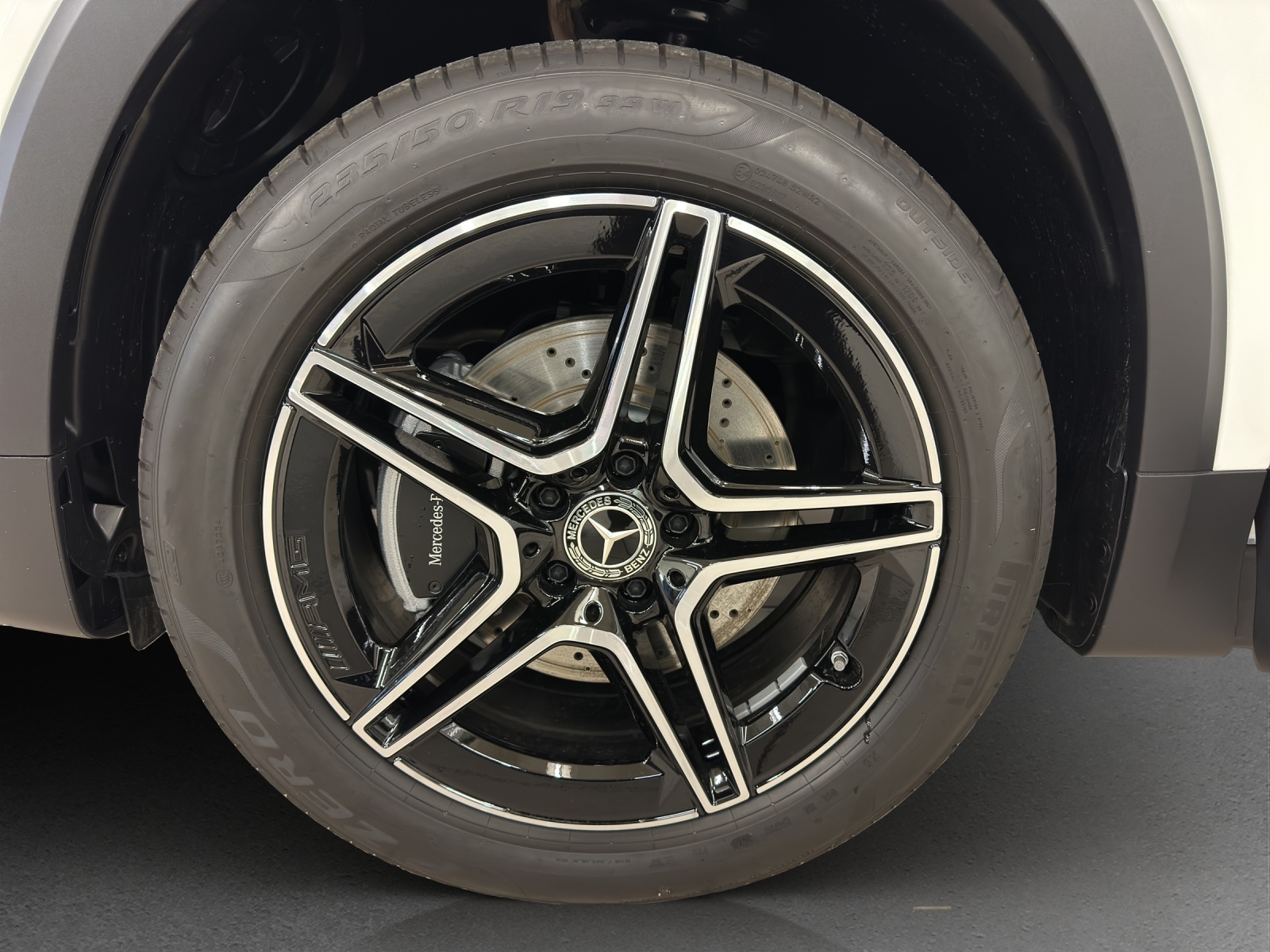 MERCEDES-BENZ GLB 200-image-14