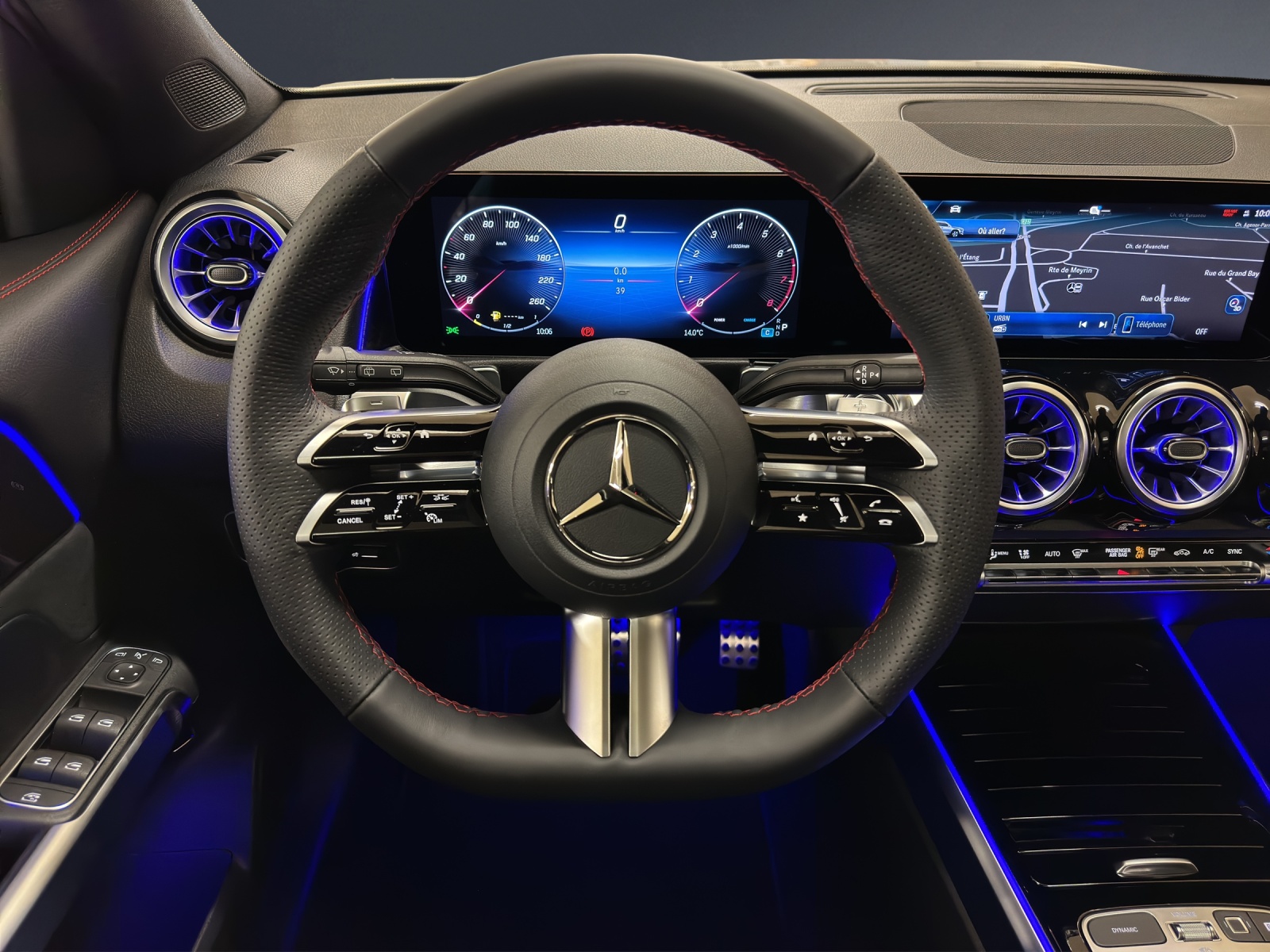 MERCEDES-BENZ GLB 200-image-6