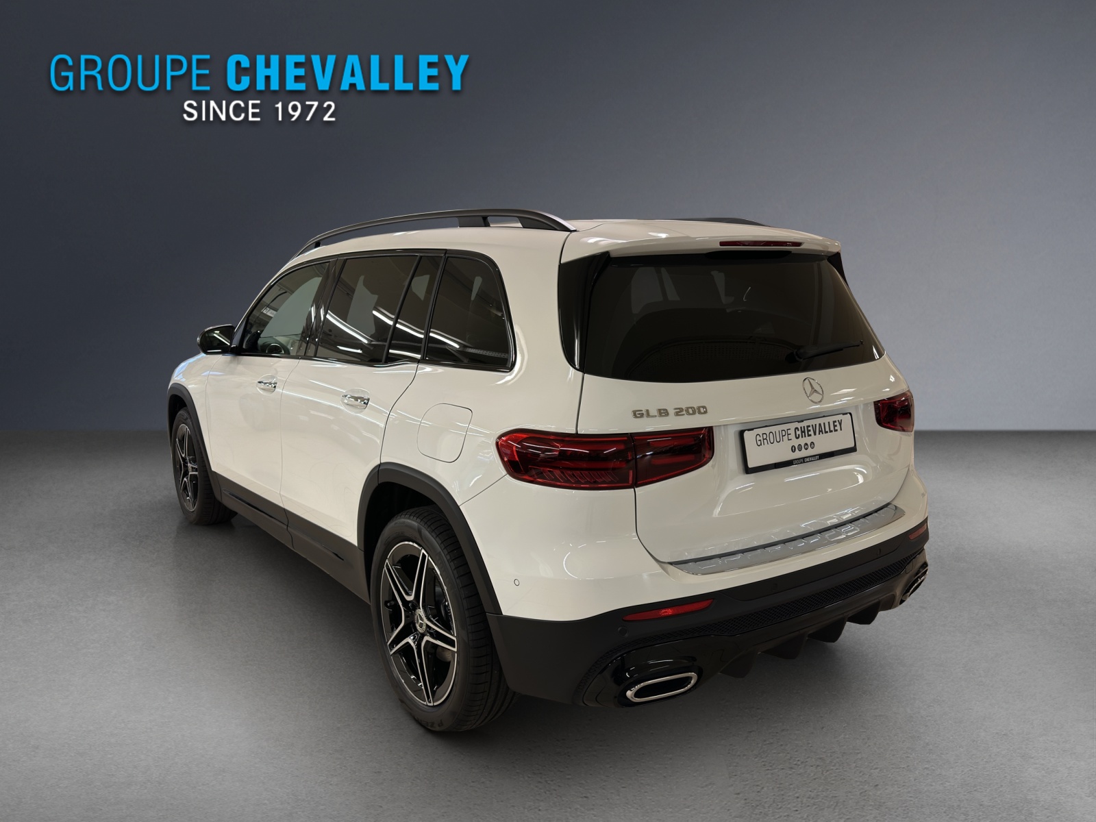 MERCEDES-BENZ GLB 200-showroom-element-2