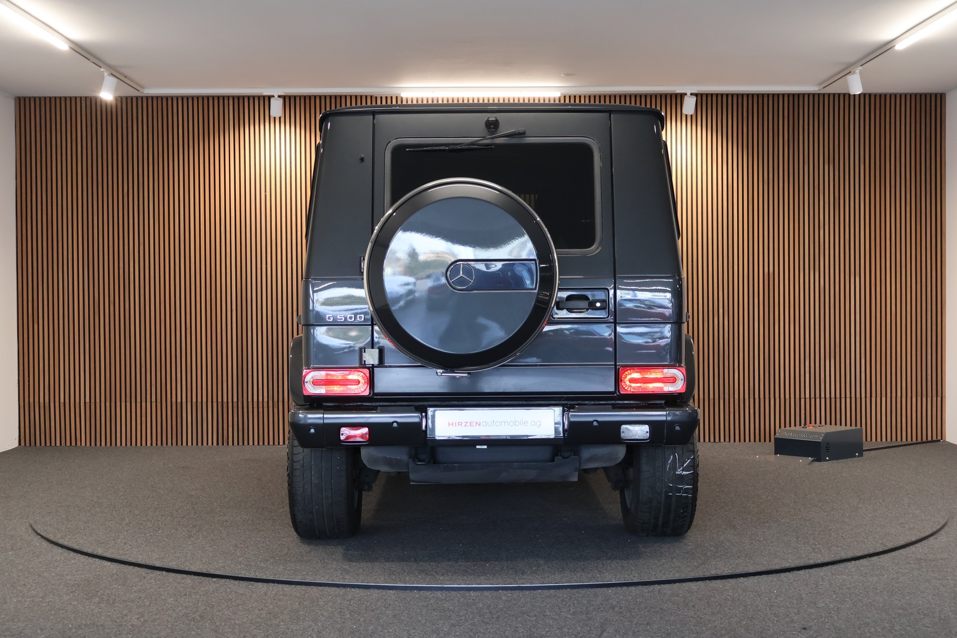 MERCEDES-BENZ G 500 7G-Tronic-showroom-element-3