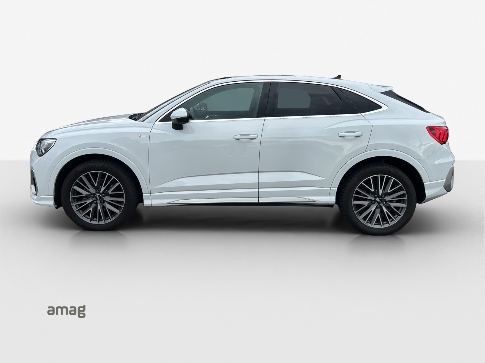 AUDI Q3 Sportback 35 TFSI S line Attraction-showroom-element-1