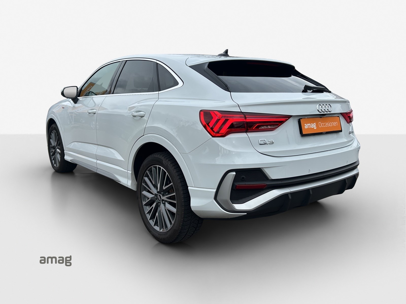 AUDI Q3 Sportback 35 TFSI S line Attraction-showroom-element-2