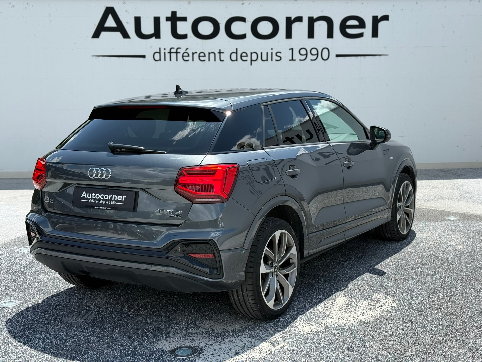 AUDI Q2 40 TFSI S line quattro S-tronic-showroom-element-1