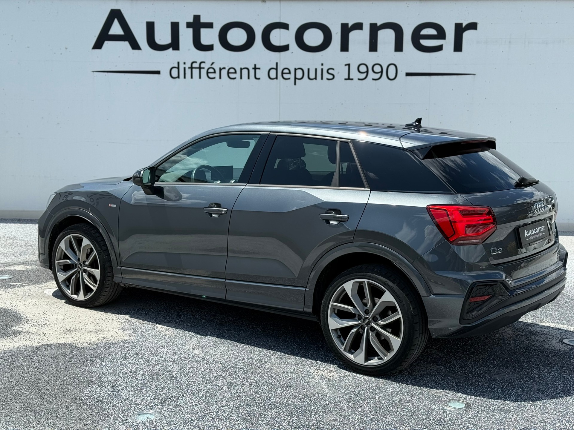 AUDI Q2 40 TFSI S line quattro S-tronic-image-4