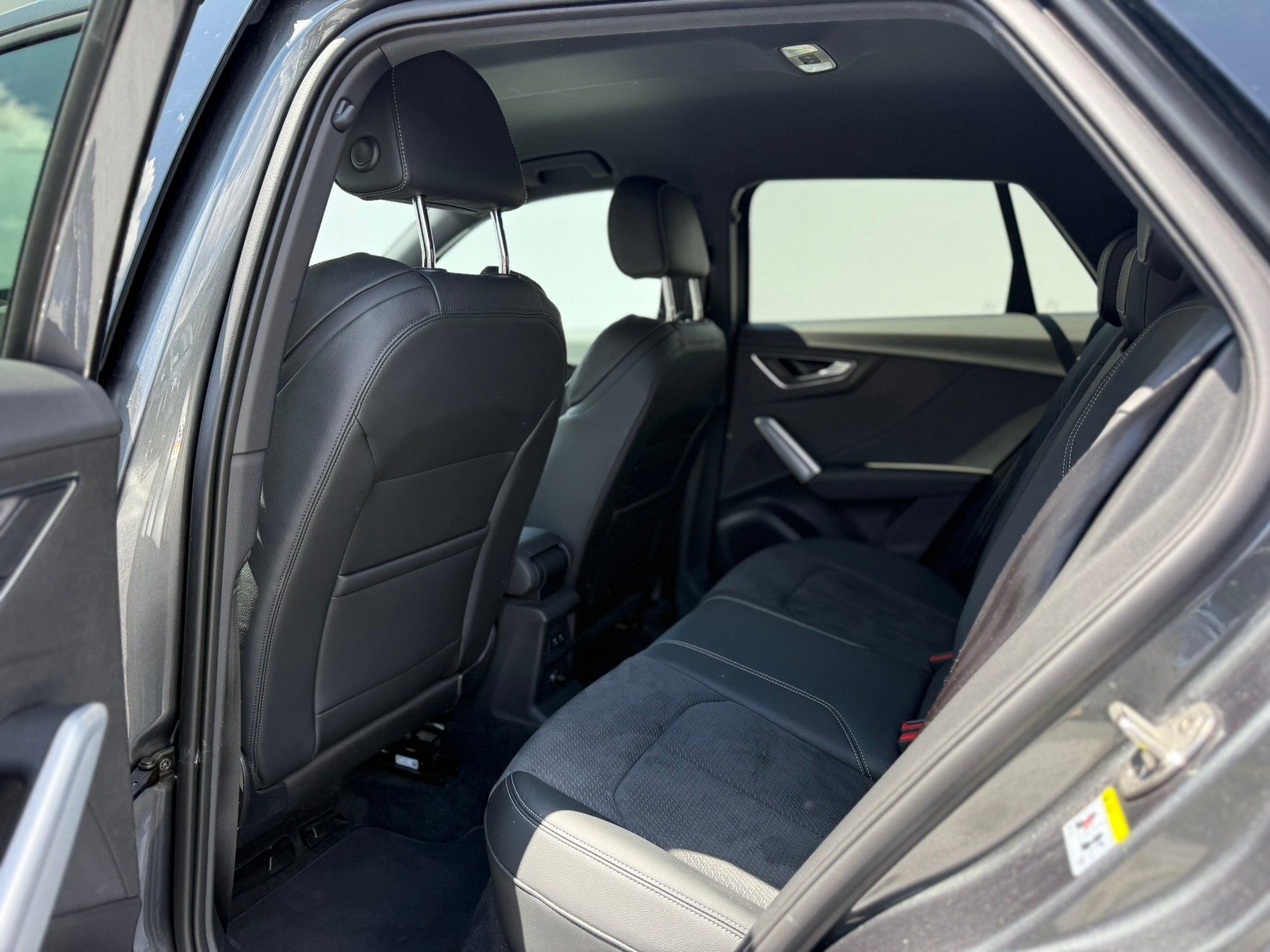 AUDI Q2 40 TFSI S line quattro S-tronic-image-8
