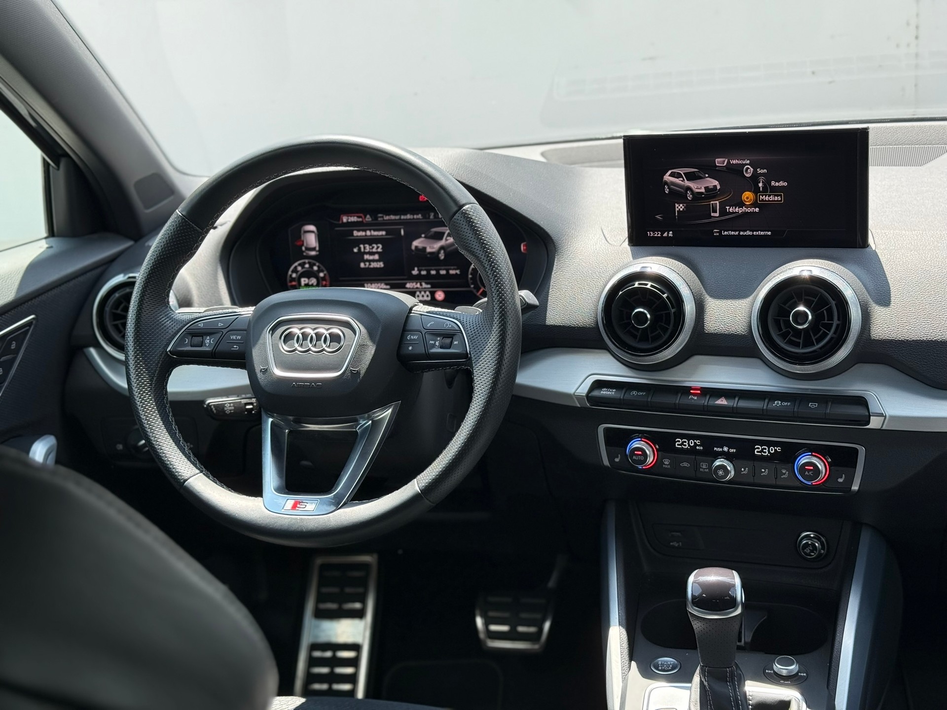 AUDI Q2 40 TFSI S line quattro S-tronic-image-10