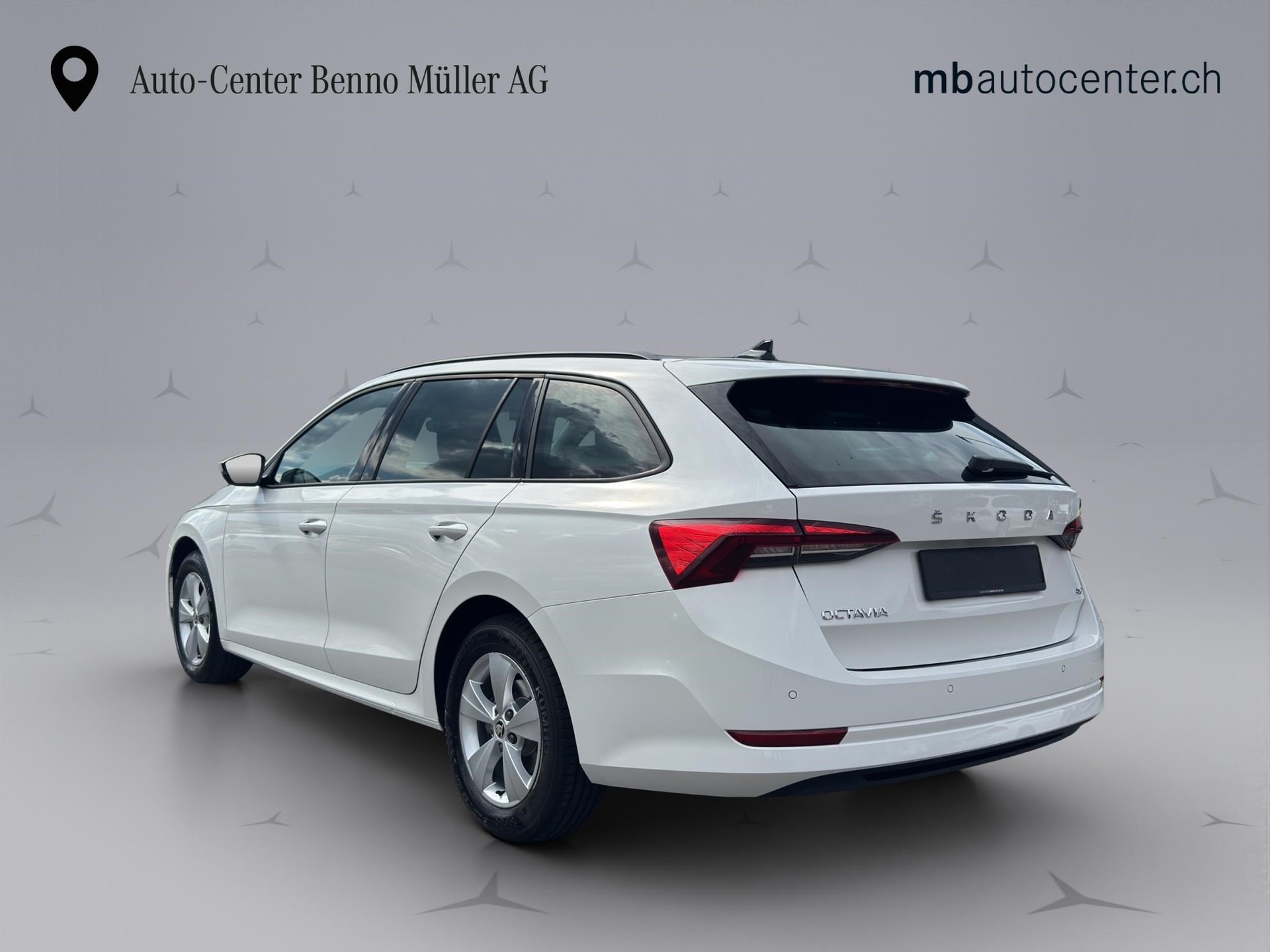 SKODA Octavia Combi 2.0 TDI Ambition 4x4 DSG-showroom-element-2