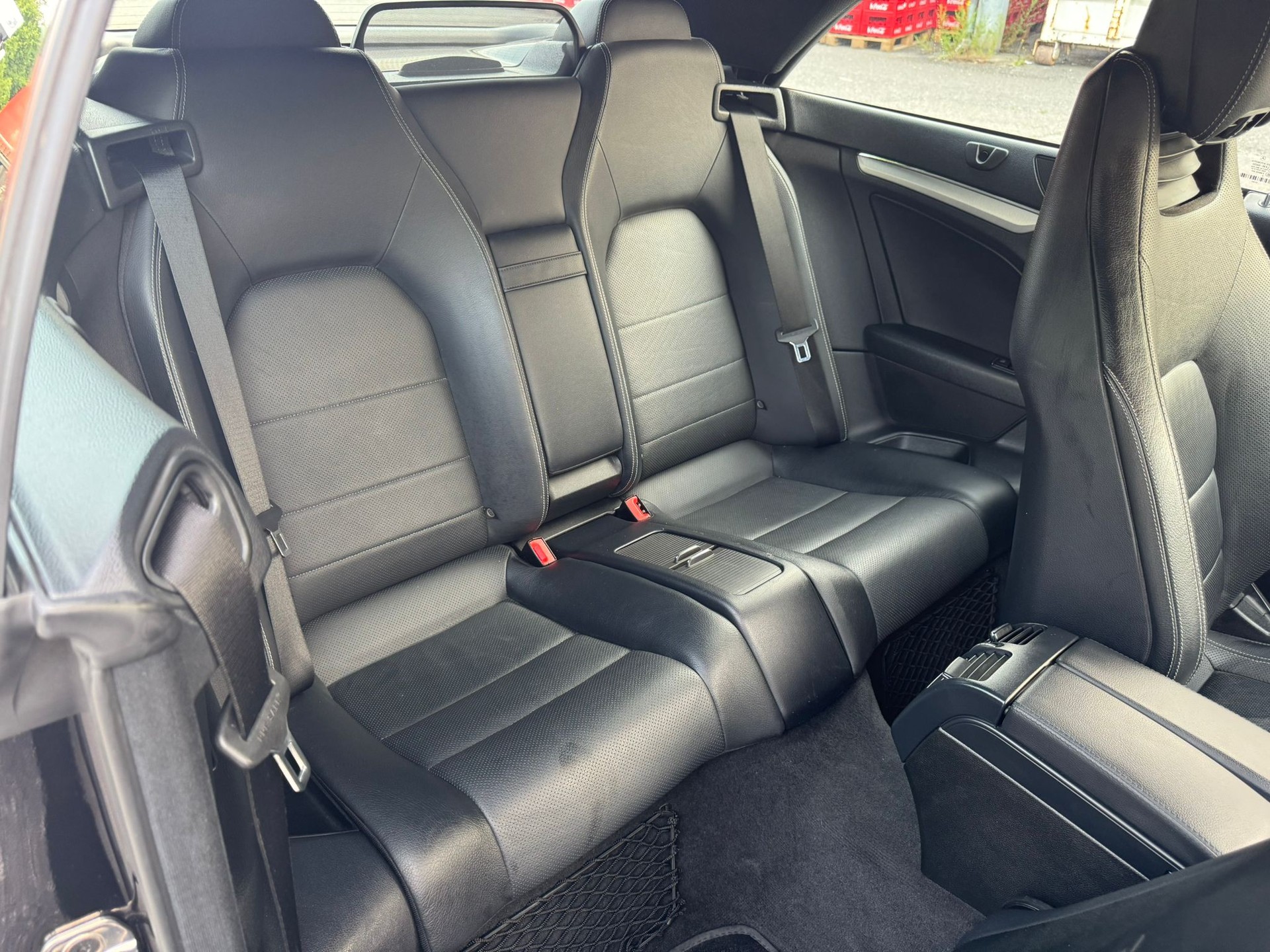 MERCEDES-BENZ E 250 CGI BlueEfficiency 7G-Tronic-image-17