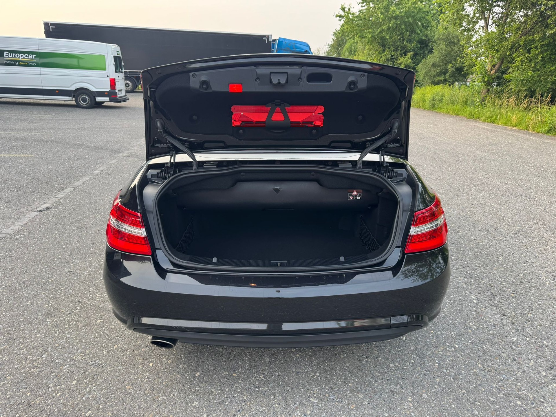 MERCEDES-BENZ E 250 CGI BlueEfficiency 7G-Tronic-image-6