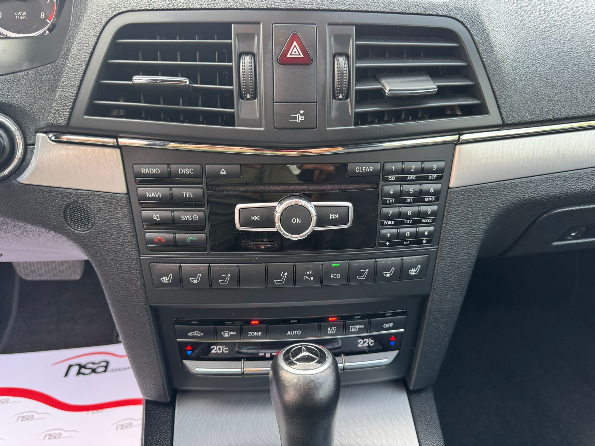 MERCEDES-BENZ E 250 CGI BlueEfficiency 7G-Tronic-image-23