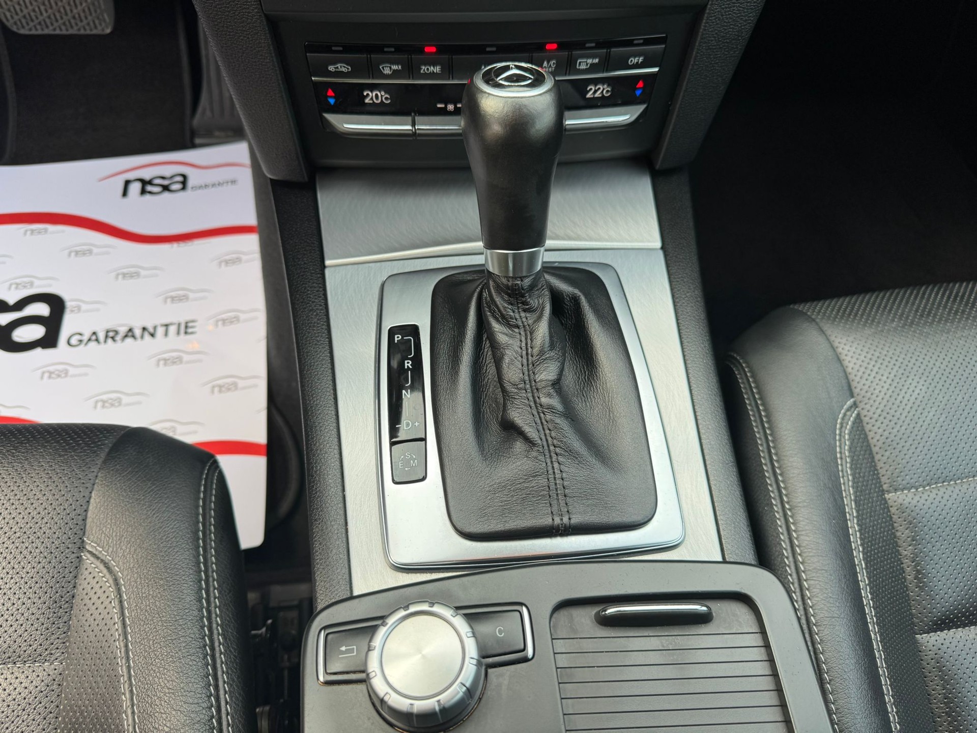 MERCEDES-BENZ E 250 CGI BlueEfficiency 7G-Tronic-image-24