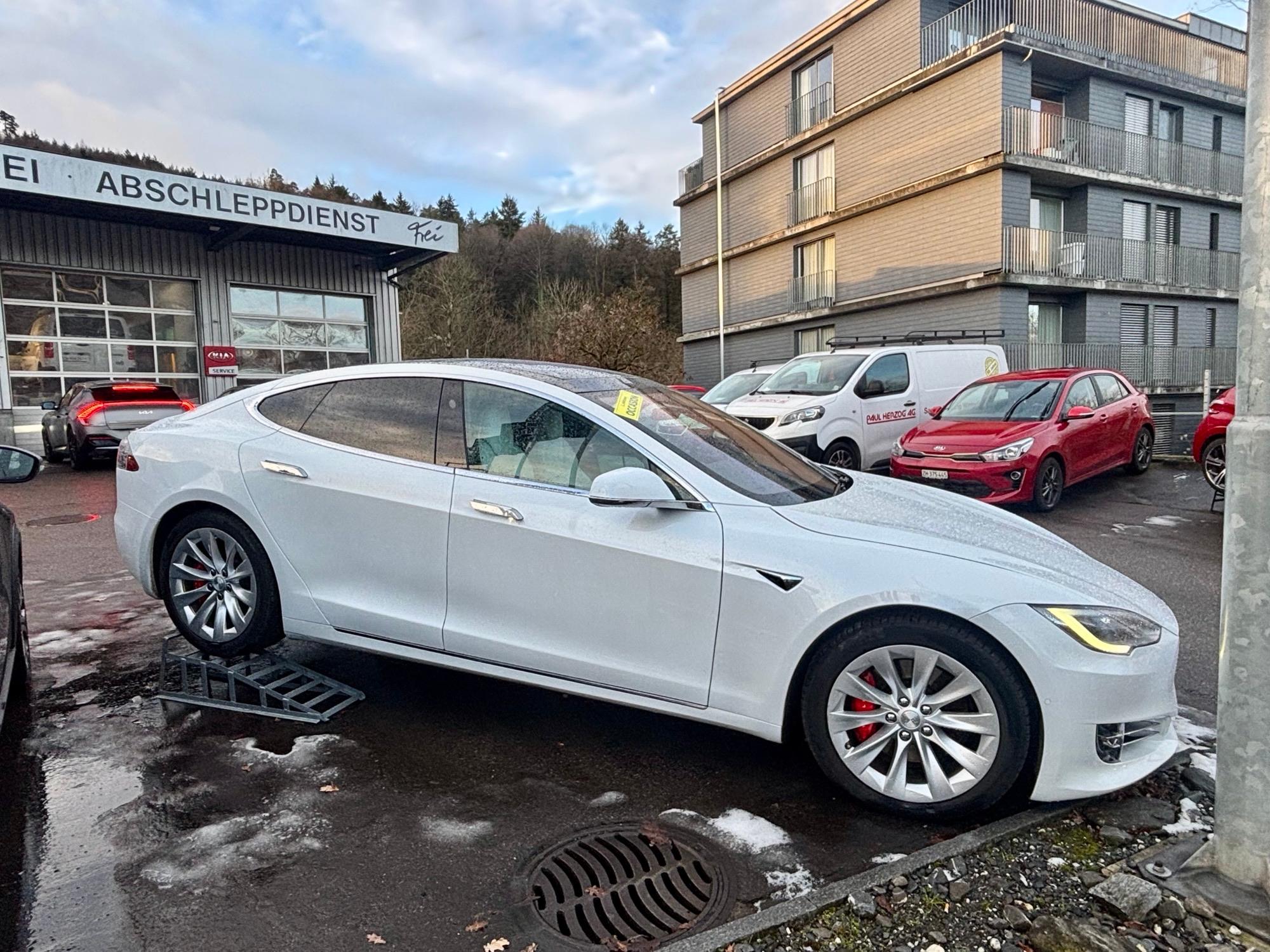 TESLA Model S 100 (Limousine) Tesla TESLA Model S 100 (Limousine)