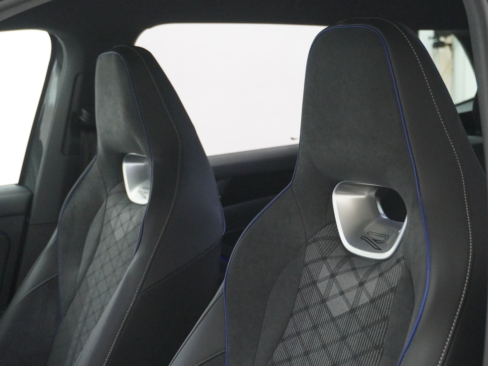 VW TIGUAN 2.0 TDI R-Line 4motion-image-15
