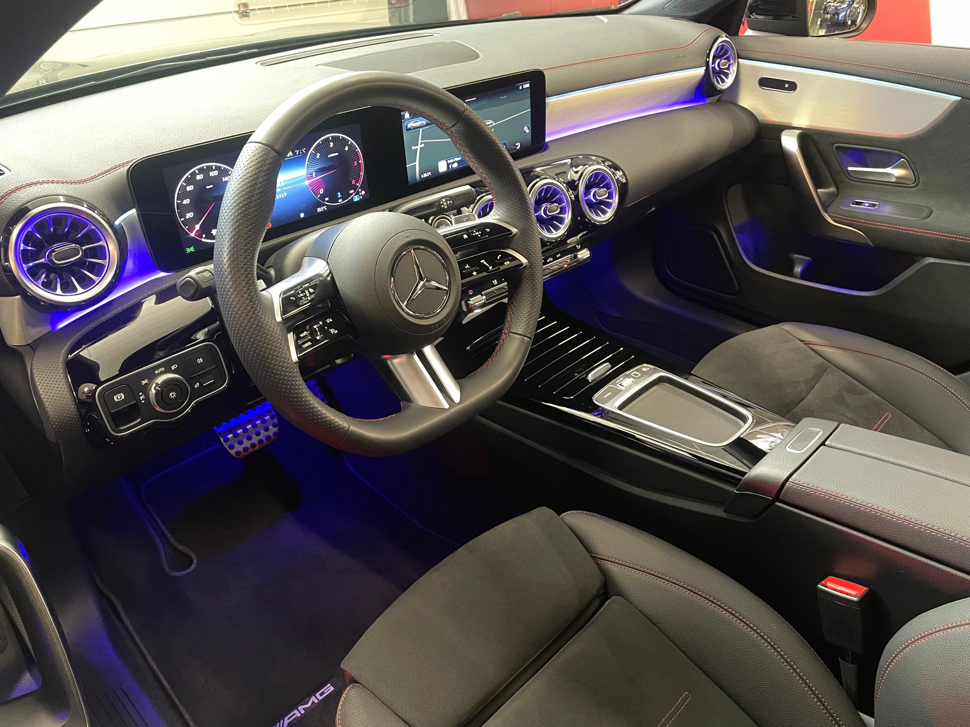 MERCEDES-BENZ CLA 220 d 8G-DCT-image-8