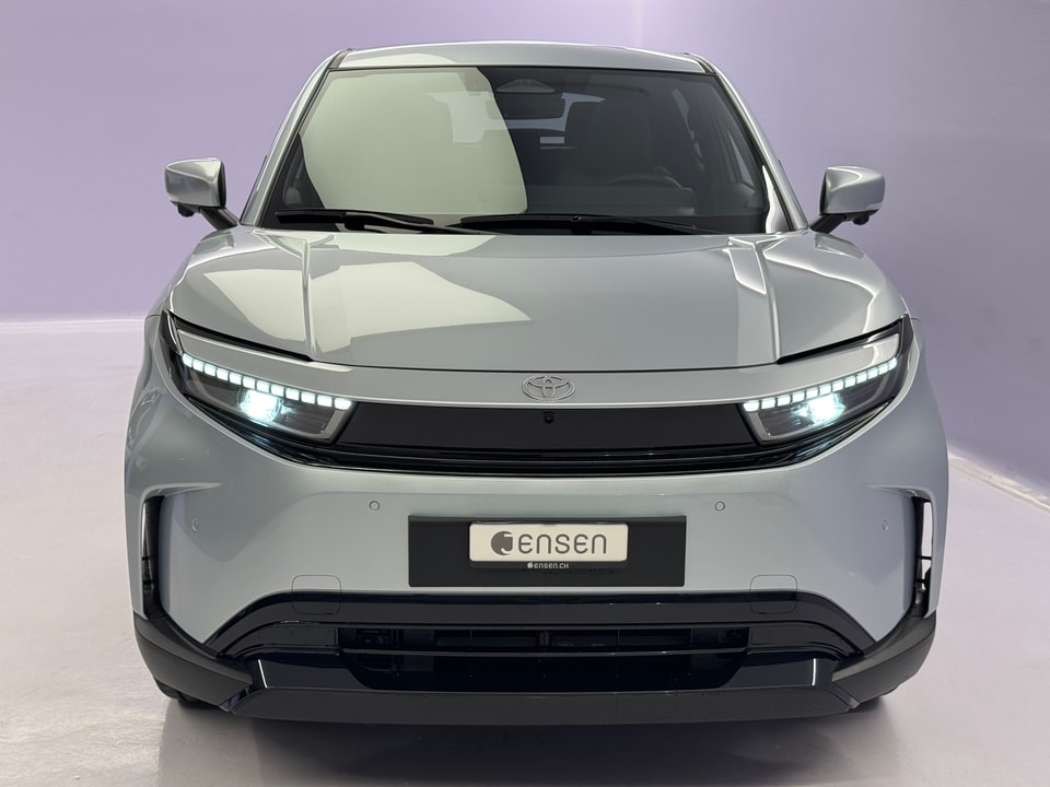 Urban Cruiser Electric 61 kWh Premium AWD