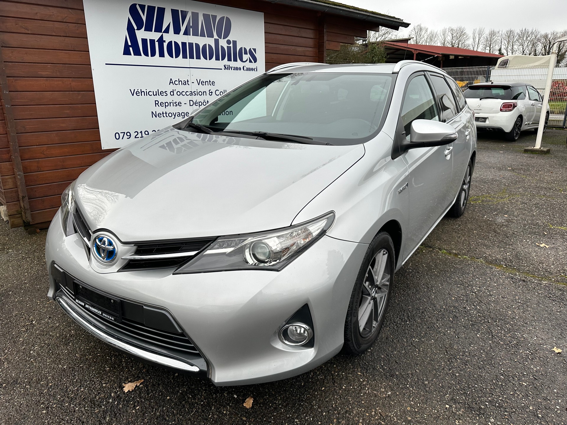 TOYOTA Auris Touring Sports 1.8 16V HSD Linea Trend