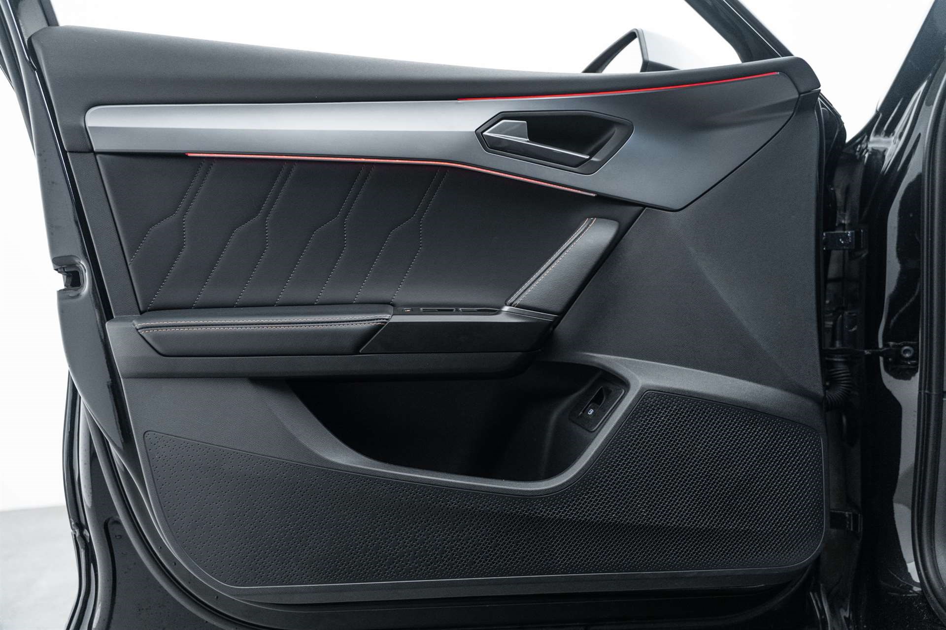 CUPRA Formentor 1.4 e-HYBRID pHEV VZ 245PS DSG-image-6