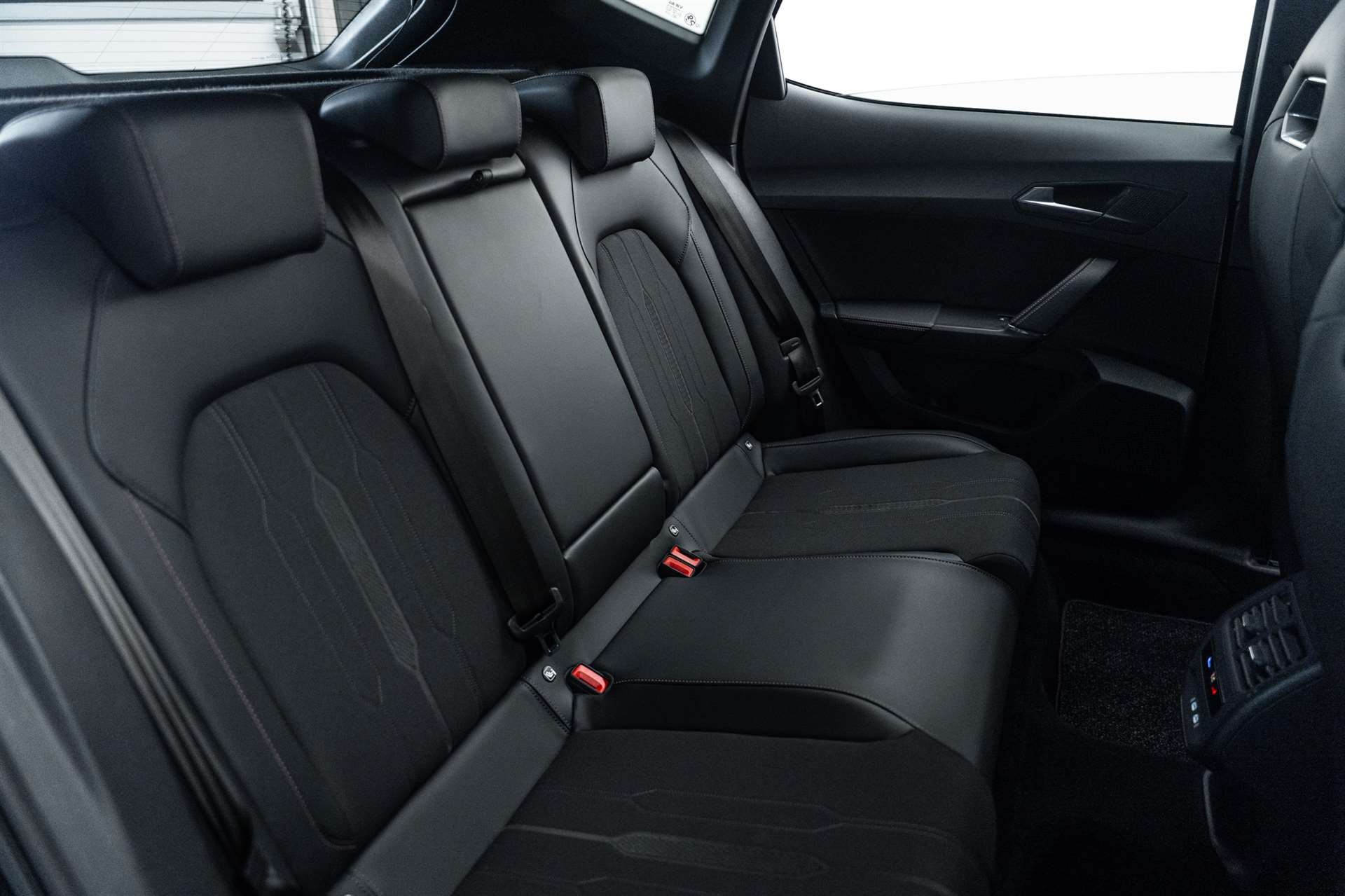 CUPRA Formentor 1.4 e-HYBRID pHEV VZ 245PS DSG-image-13