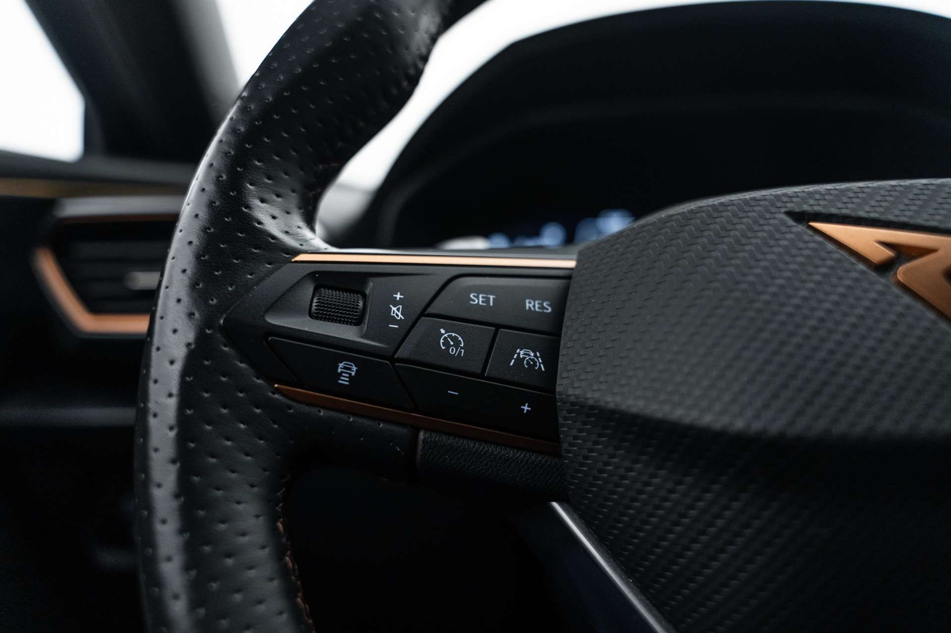 CUPRA Formentor 1.4 e-HYBRID pHEV VZ 245PS DSG-image-19