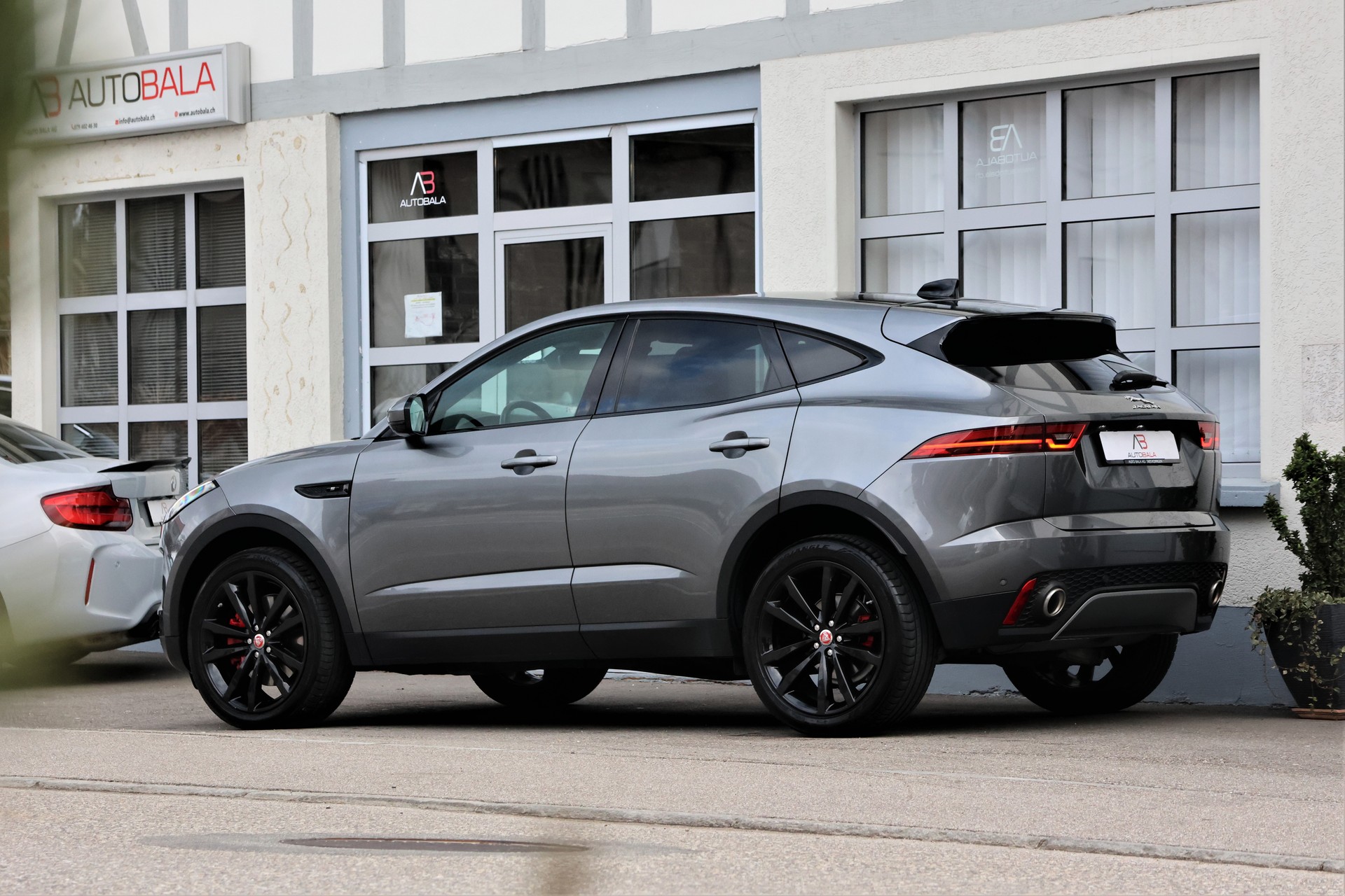JAGUAR E-Pace P200 R-Dynamic S AWD Automatik-showroom-element-3