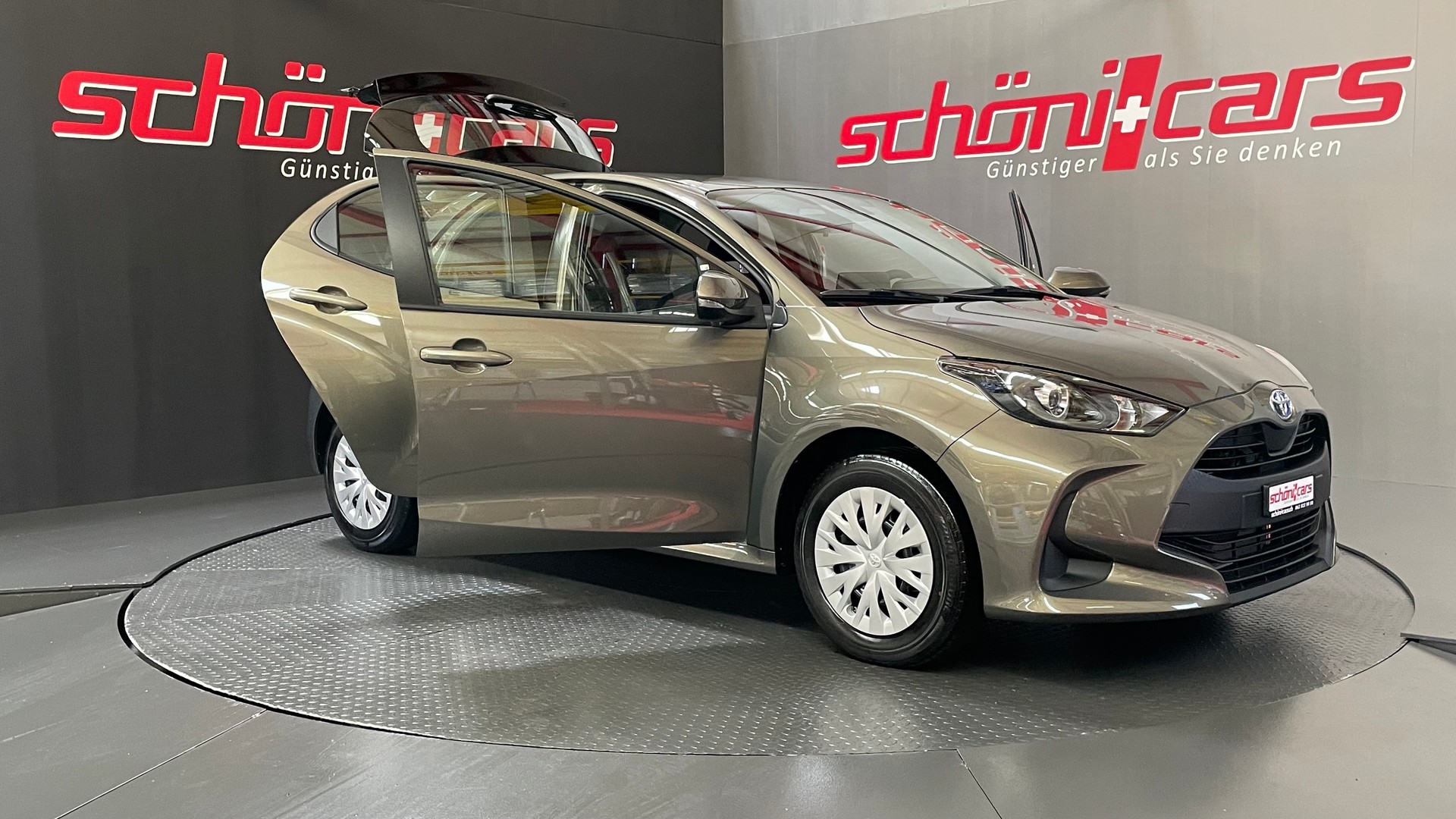 TOYOTA Yaris 1.5 Comfort e-CVT-showroom-element-3
