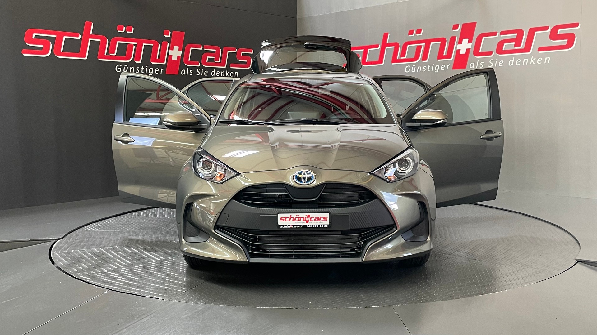 TOYOTA Yaris 1.5 Comfort e-CVT-showroom-element-2