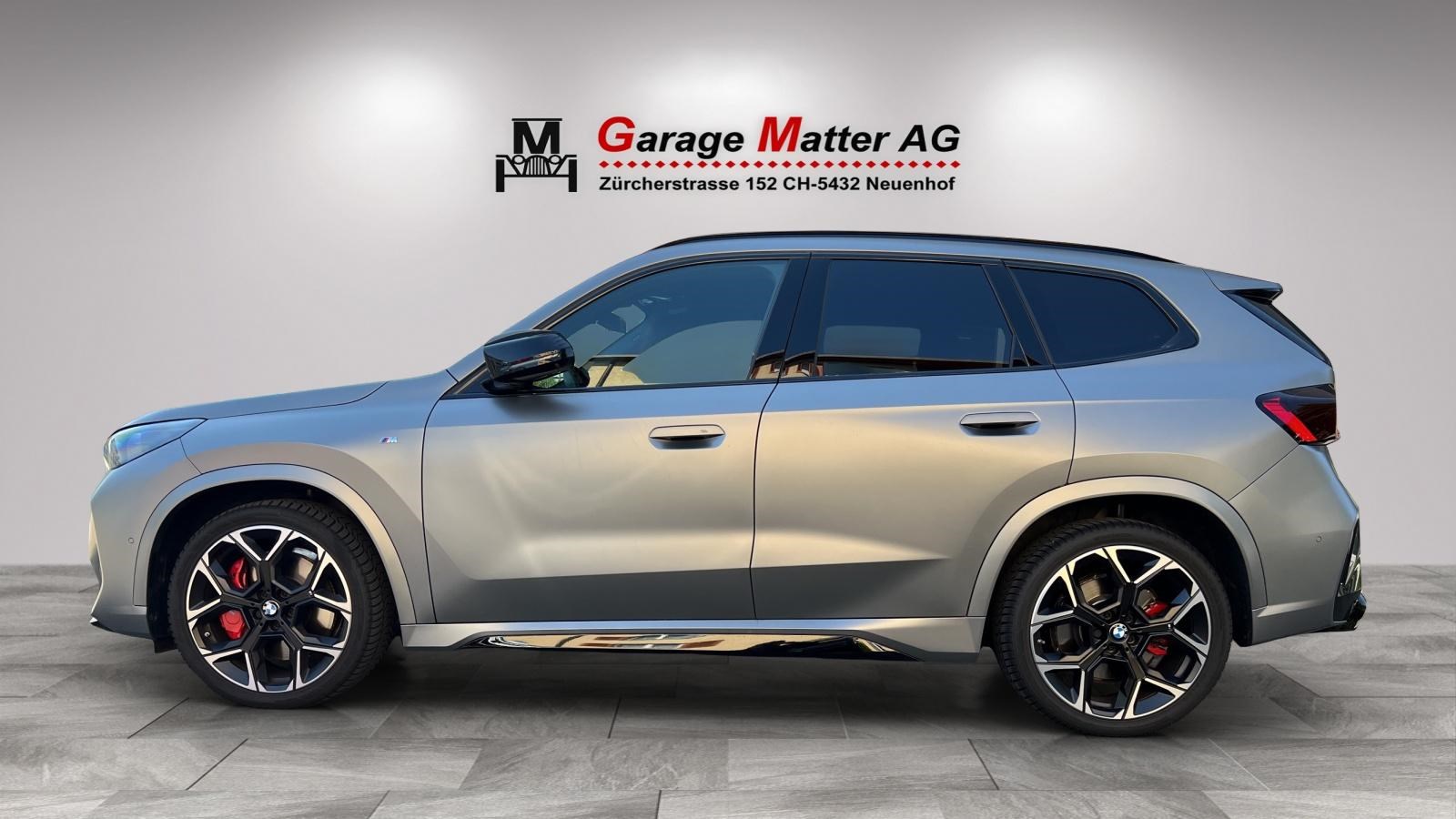 BMW X1 M35i-showroom-element-1