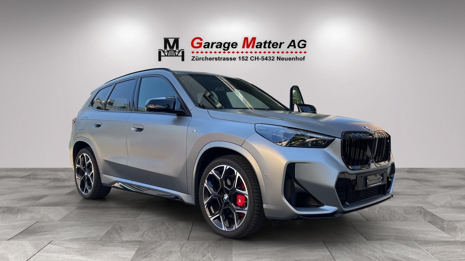 BMW X1 M35i-showroom-element-3